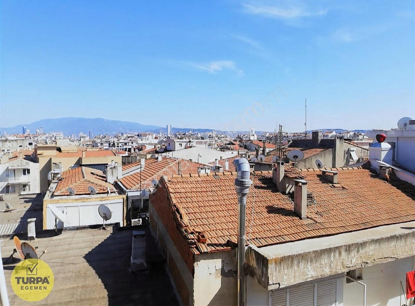 Karşıyaka Alaybey Mahallesınde Çocuk Yuvası Karşısı 2+1 Daire