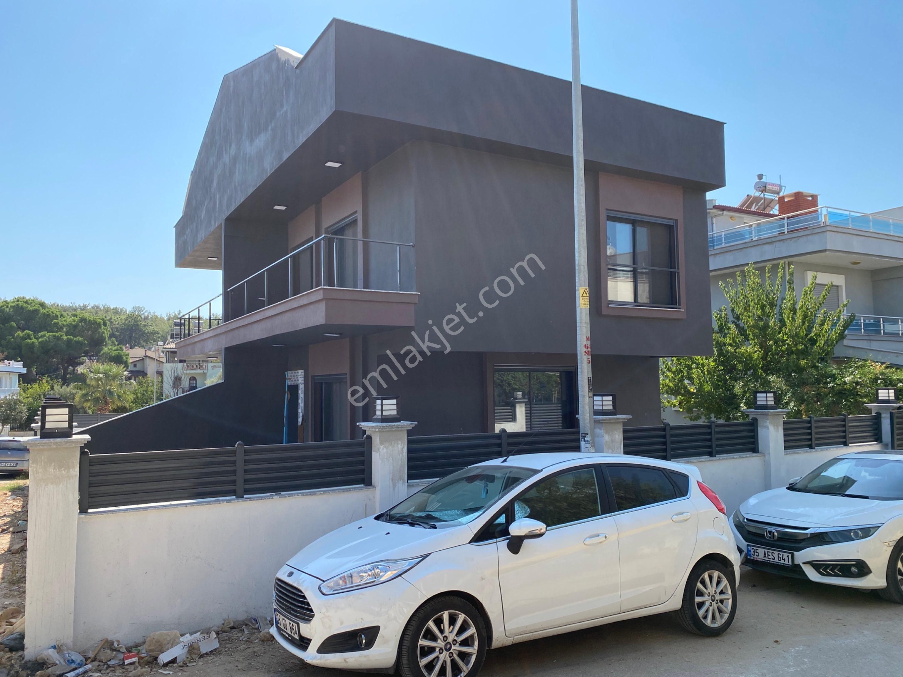 Özdere De Denize Yakın 4+1 Köşe Villa
