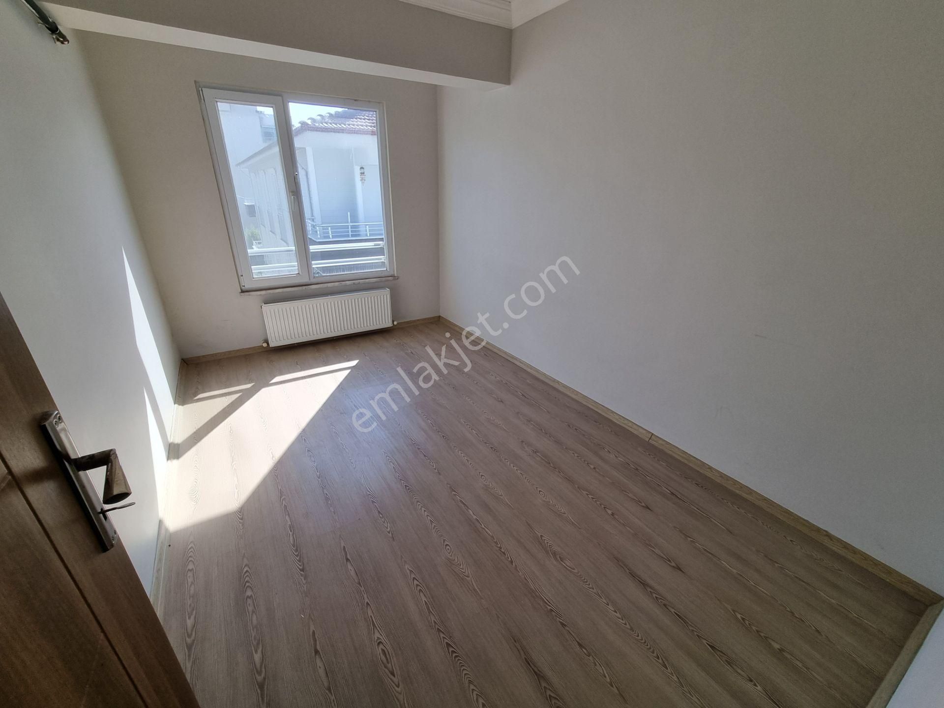 Karasu Adliye Bölgesi Havuzlu Sitede Kiralık 2+1 Daire - Görsel 17