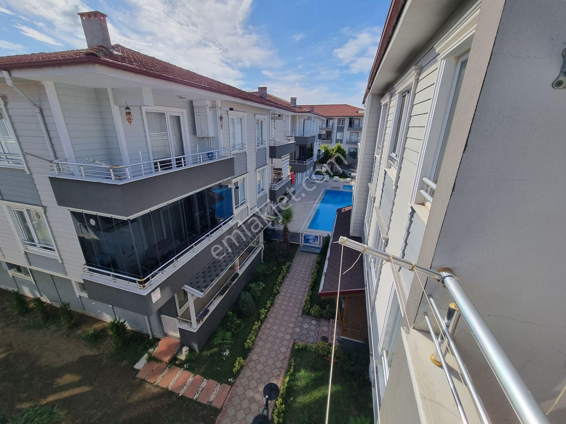 Karasu Adliye Bölgesi Havuzlu Sitede Kiralık 2+1 Daire - Görsel 16
