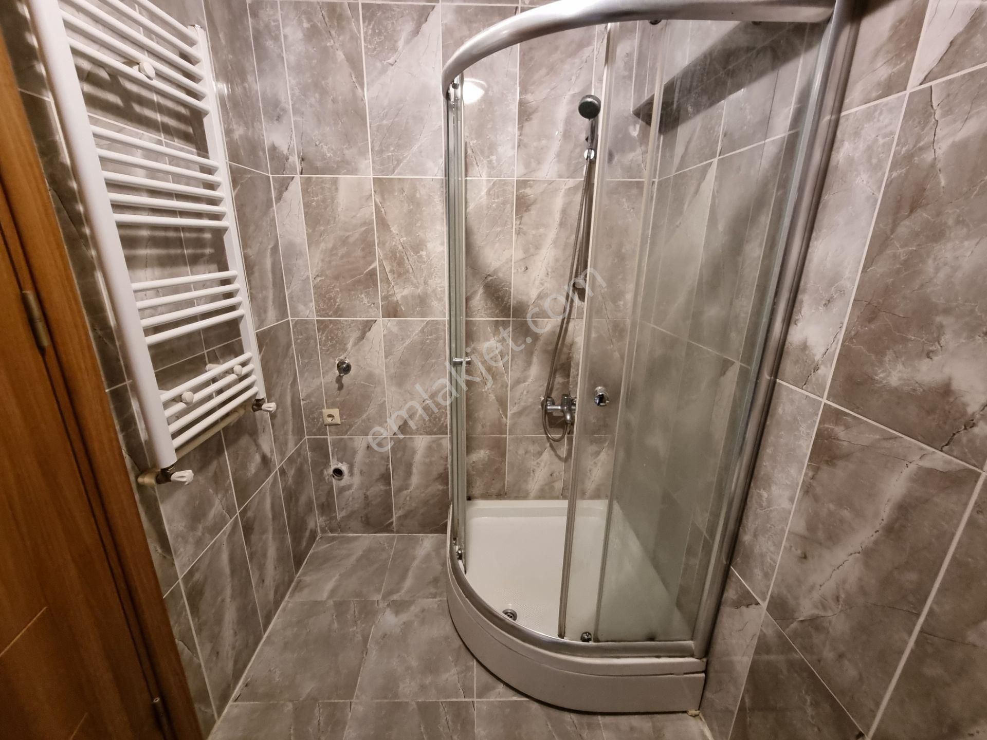Karasu Adliye Bölgesi Havuzlu Sitede Kiralık 2+1 Daire - Görsel 24