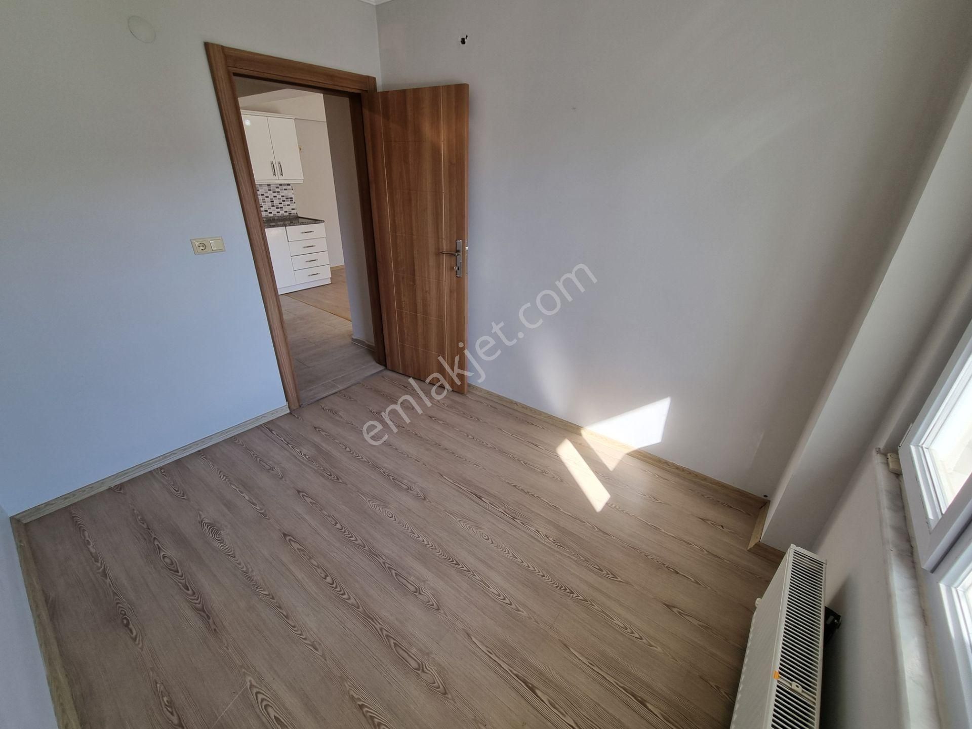 Karasu Adliye Bölgesi Havuzlu Sitede Kiralık 2+1 Daire - Görsel 21