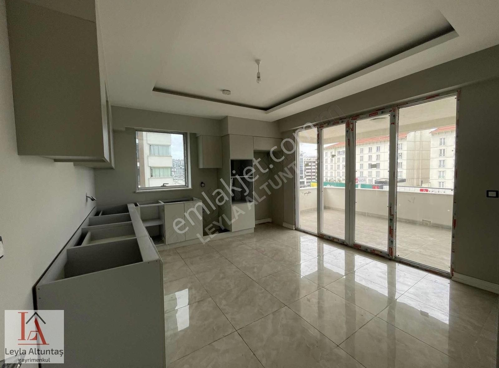 Kaşüstü Golden Rezidansta Ön Cephe Satılık 4+1 Daire - Görsel 33