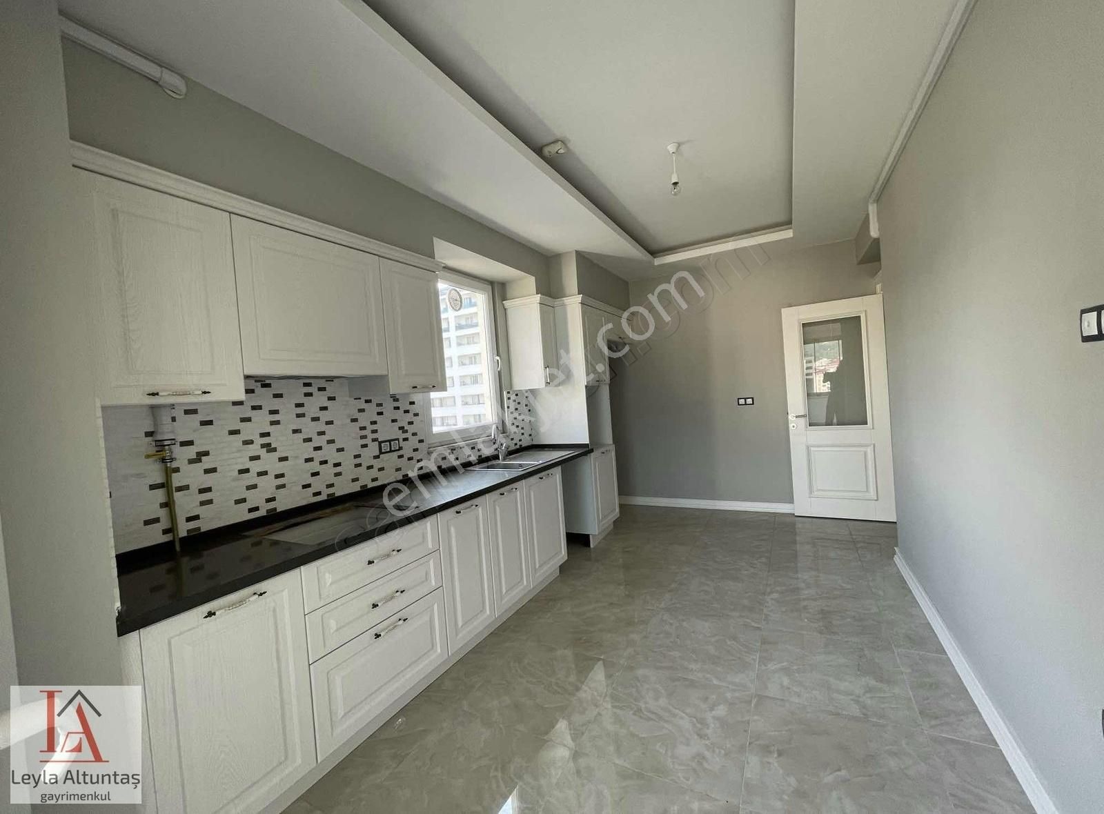 Kaşüstü Golden Rezidansta Doğalgaz Yerden Isıtmalı Satılık 3+1 - Görsel 23