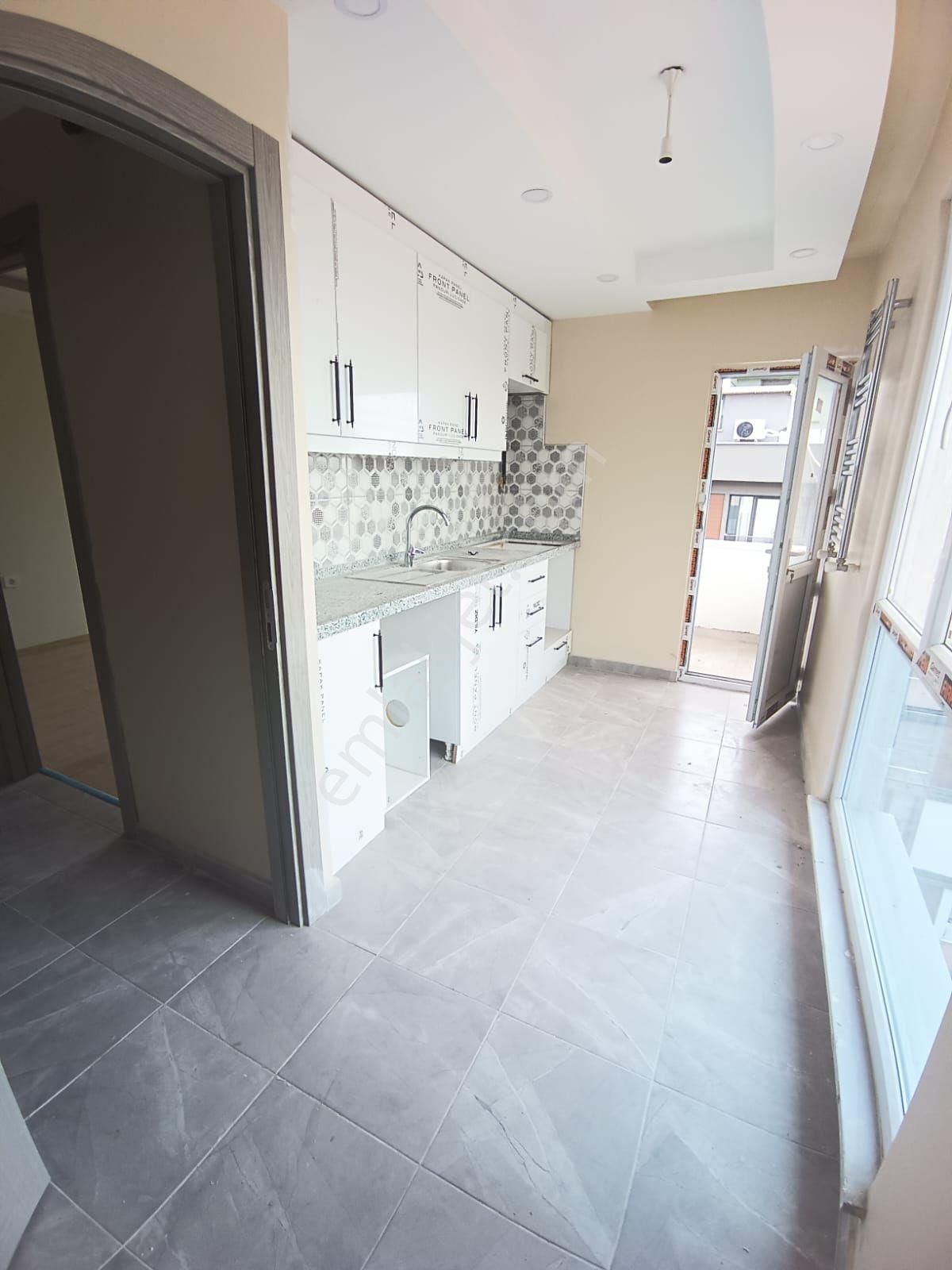 Dairemiz Bahçelievler Mustafa Kemal Paşa Cadde Üzerinde 2+1 Satılık - Görsel 6