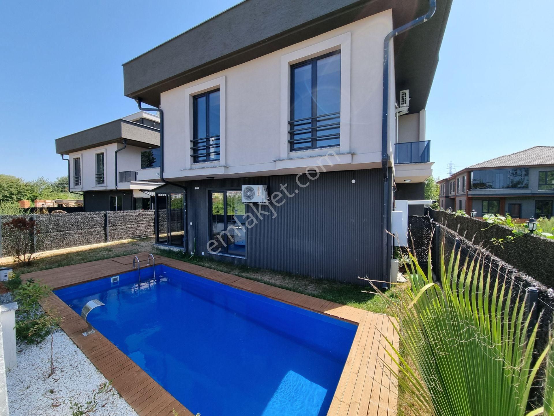 Müstakil Havuzlu Ve Müstakil Bahçeli Oturuma Hazır 4+1 Villa - Görsel 4