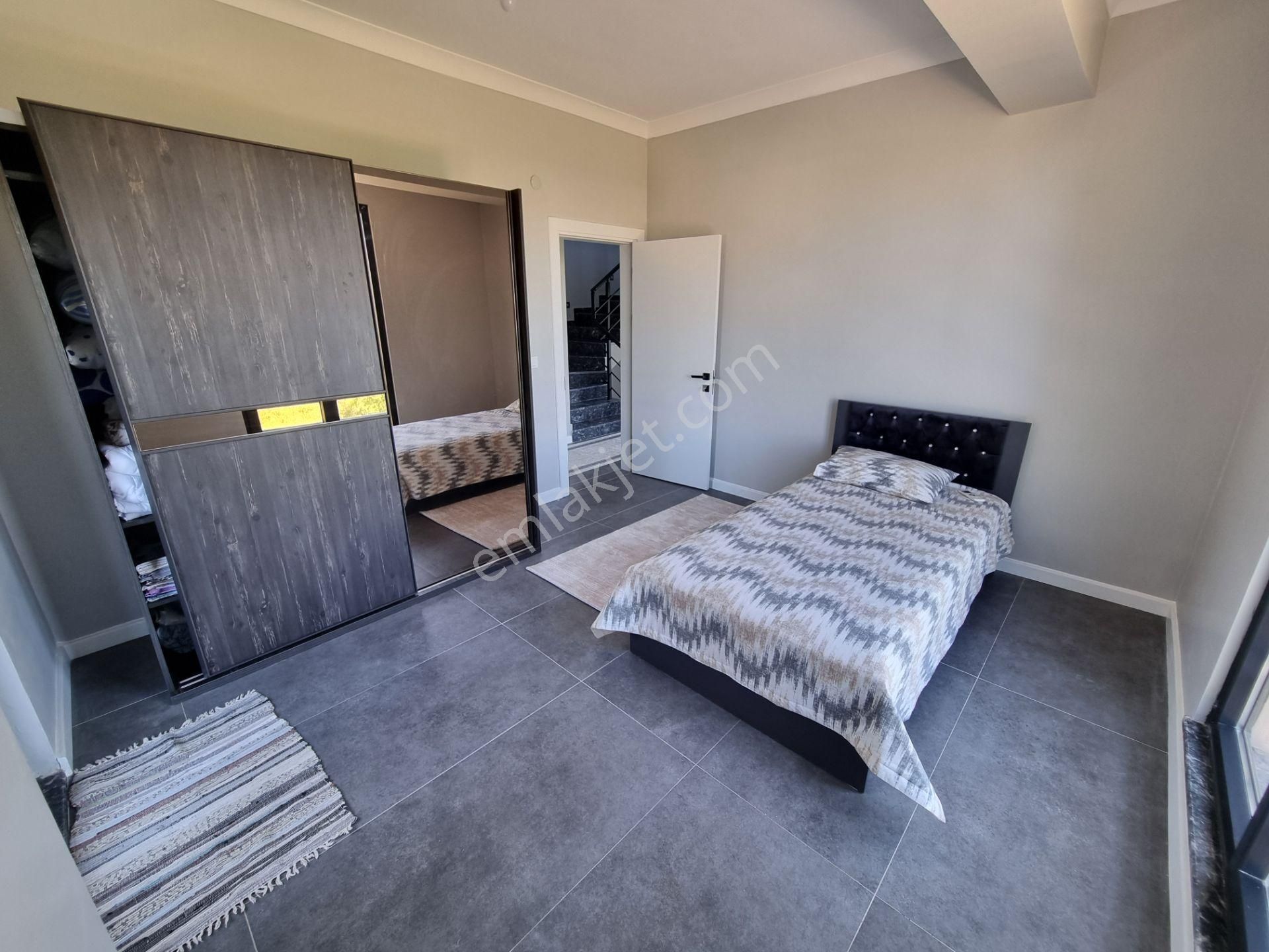 Müstakil Havuzlu Ve Müstakil Bahçeli Oturuma Hazır 4+1 Villa - Görsel 15