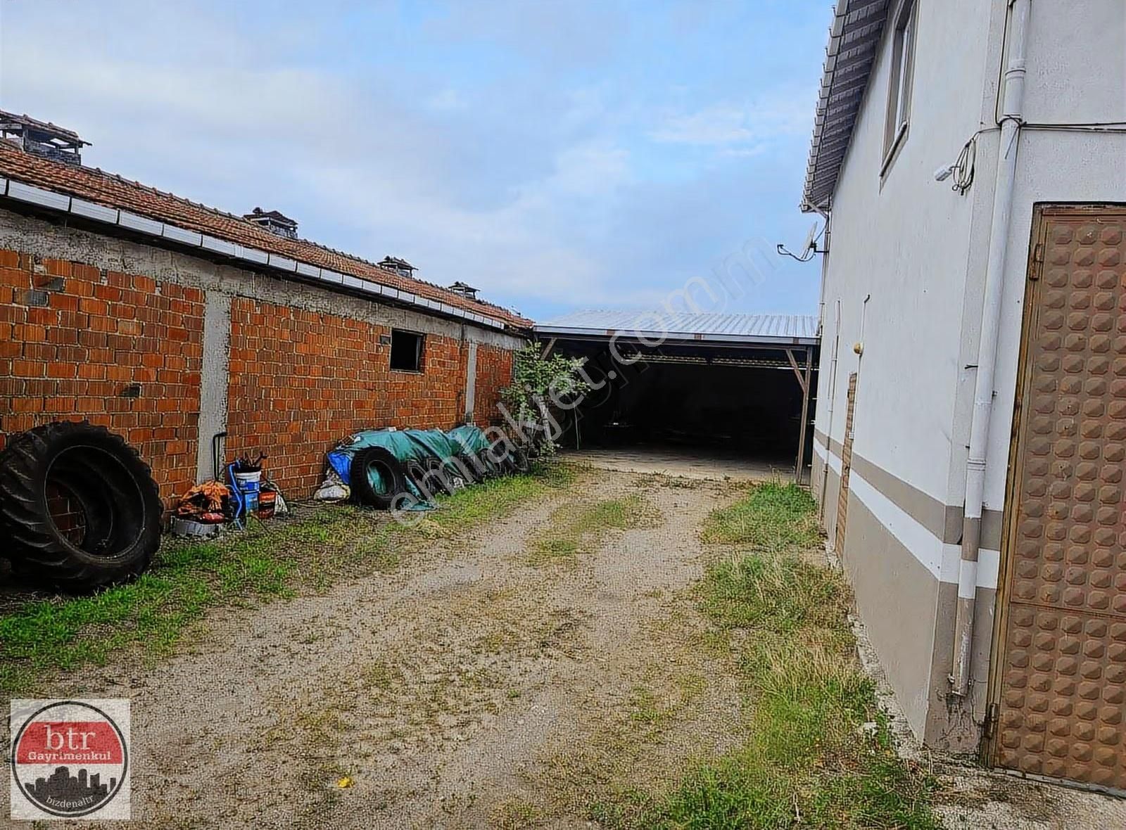 Kelepir Fiyata Eşyalı Müstakil 2 Katlı Ev Ve Arsası - Görsel 5