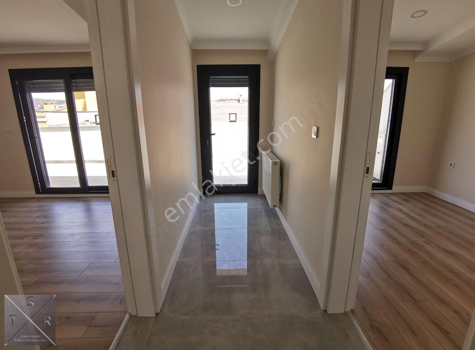 Bahriye Üçok Bulvarı Yakını 4+1 Çift Teraslı Dubleks Daire - Görsel 4