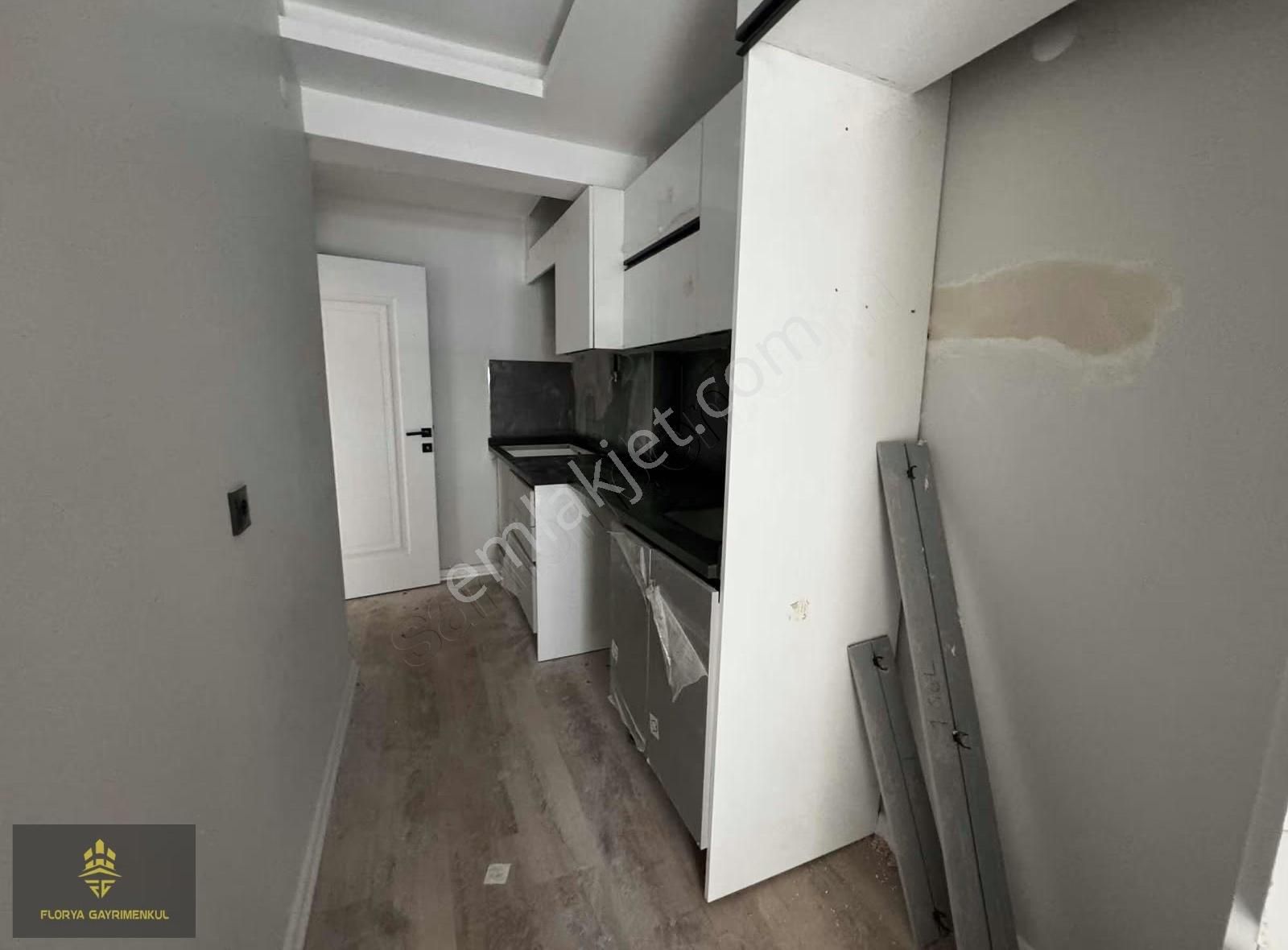 Esentepe De Sıfır Geniş Ve Güzel Konumda 2+0 Daire - Görsel 7