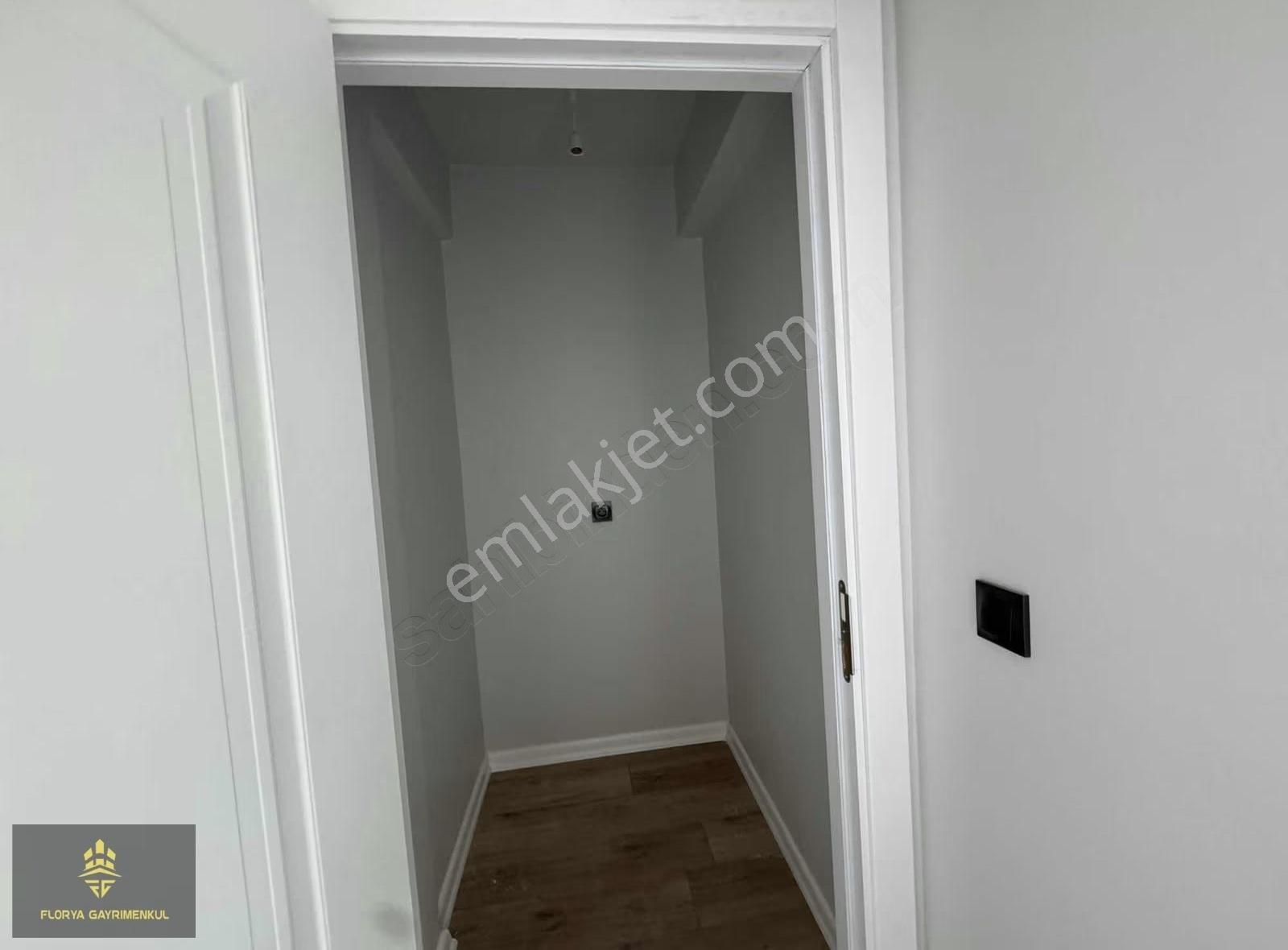 Esentepe De Sıfır Geniş Ve Güzel Konumda 2+0 Daire - Görsel 4