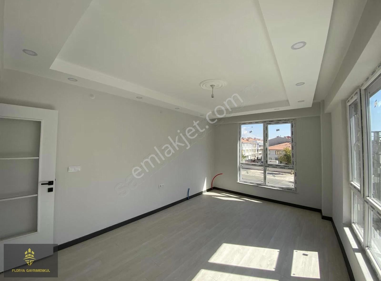 Sütlüce Mah Anadolu Üni Yakını Yatırımlık Lüx Daireler