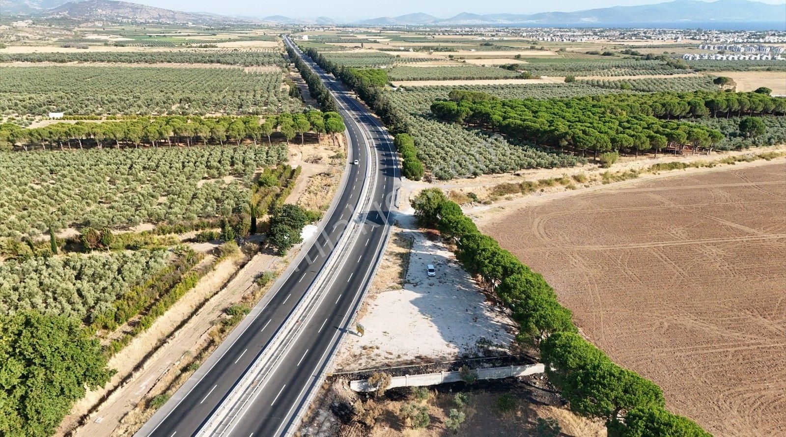 Yatırımcısına İzmir-çanakkale Yolu Üzerinde Satılık Arazi - Görsel 4