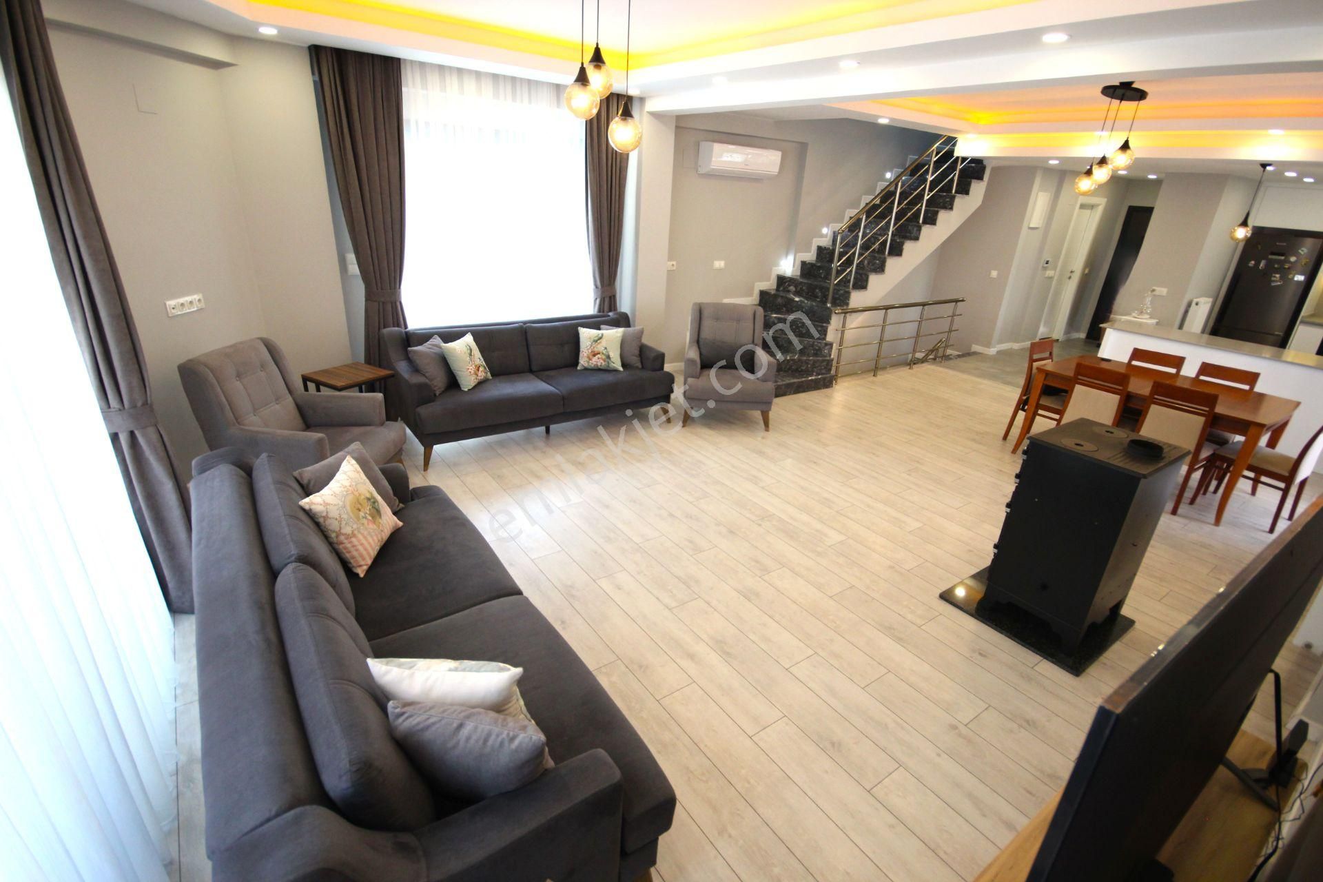 Goldhouse Dan Satılık Villa Yeşilüzümlüde Havuzlu Müstakil 5+1 - Görsel 8