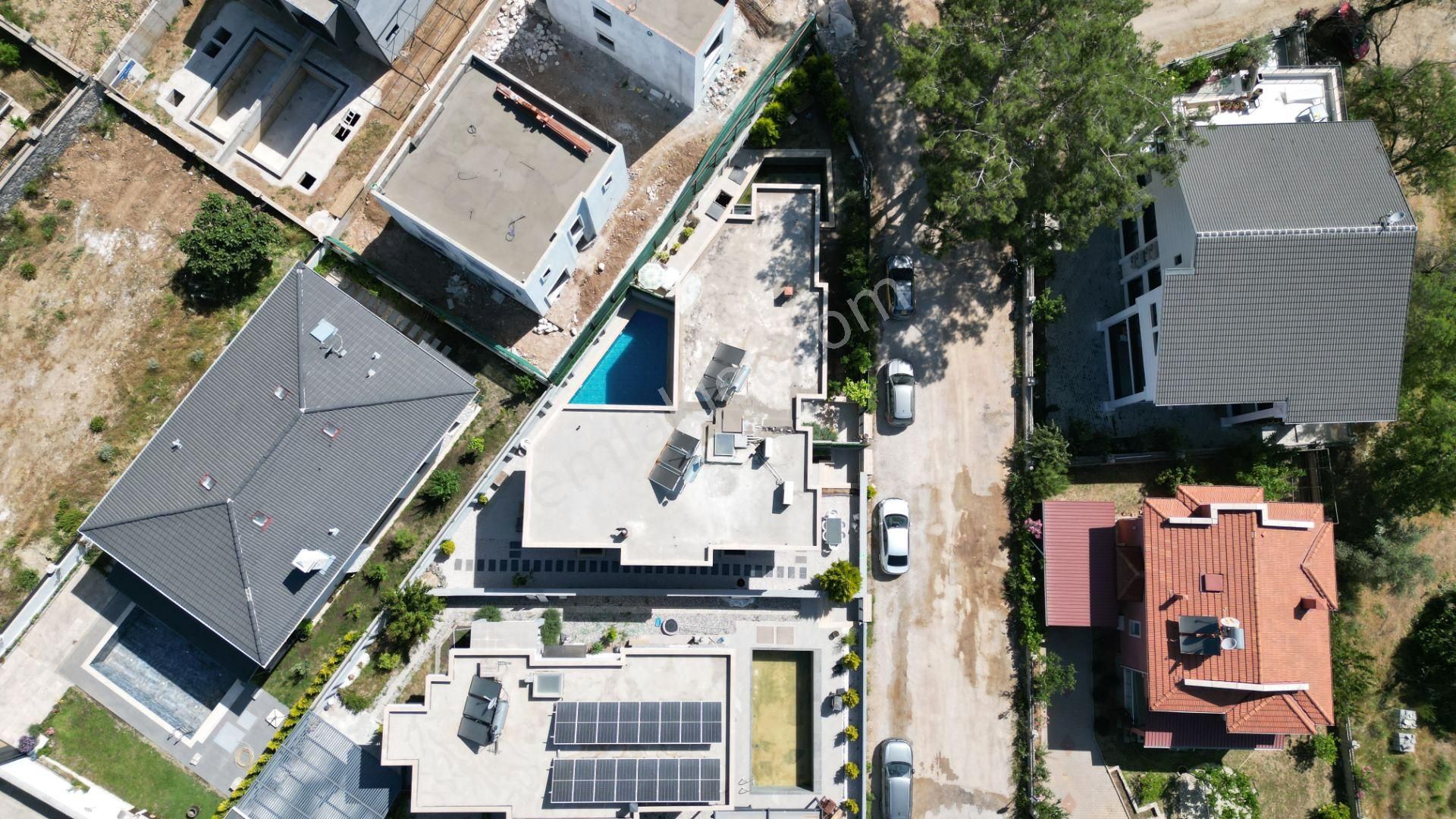Goldhouse Dan Satılık Villa Yeşilüzümlüde Havuzlu Müstakil 5+1 - Görsel 4