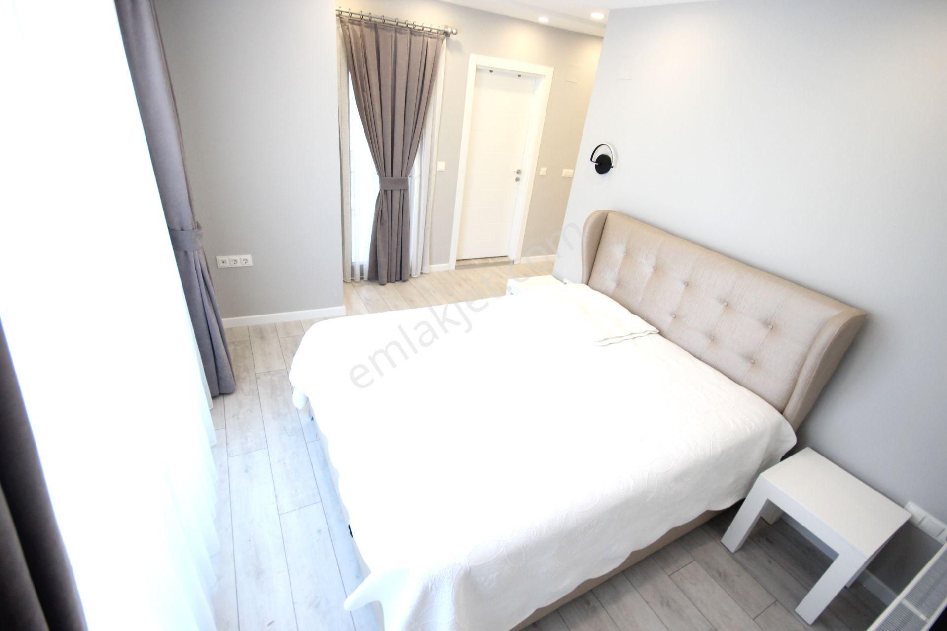 Goldhouse Dan Satılık Villa Yeşilüzümlüde Havuzlu Müstakil 5+1 - Görsel 16