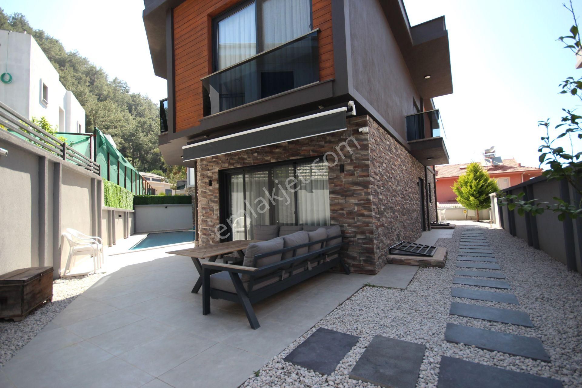 Goldhouse Dan Satılık Villa Yeşilüzümlüde Havuzlu Müstakil 5+1 - Görsel 31