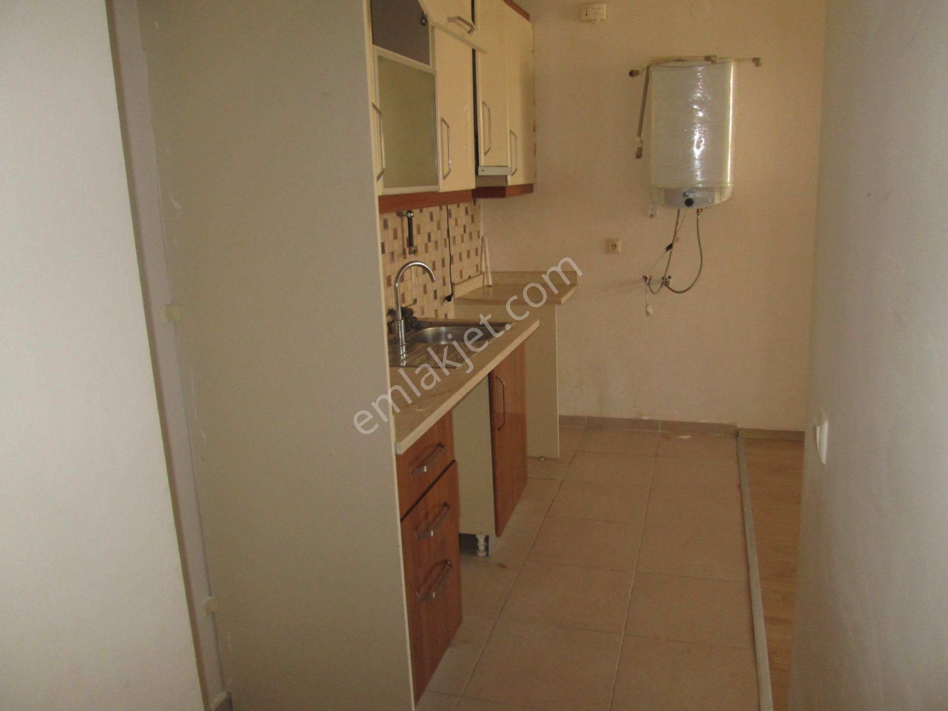 Krc'den Merkezi Konumda Amerikan Mutfak Kiralık 2+1 Daire - Görsel 10