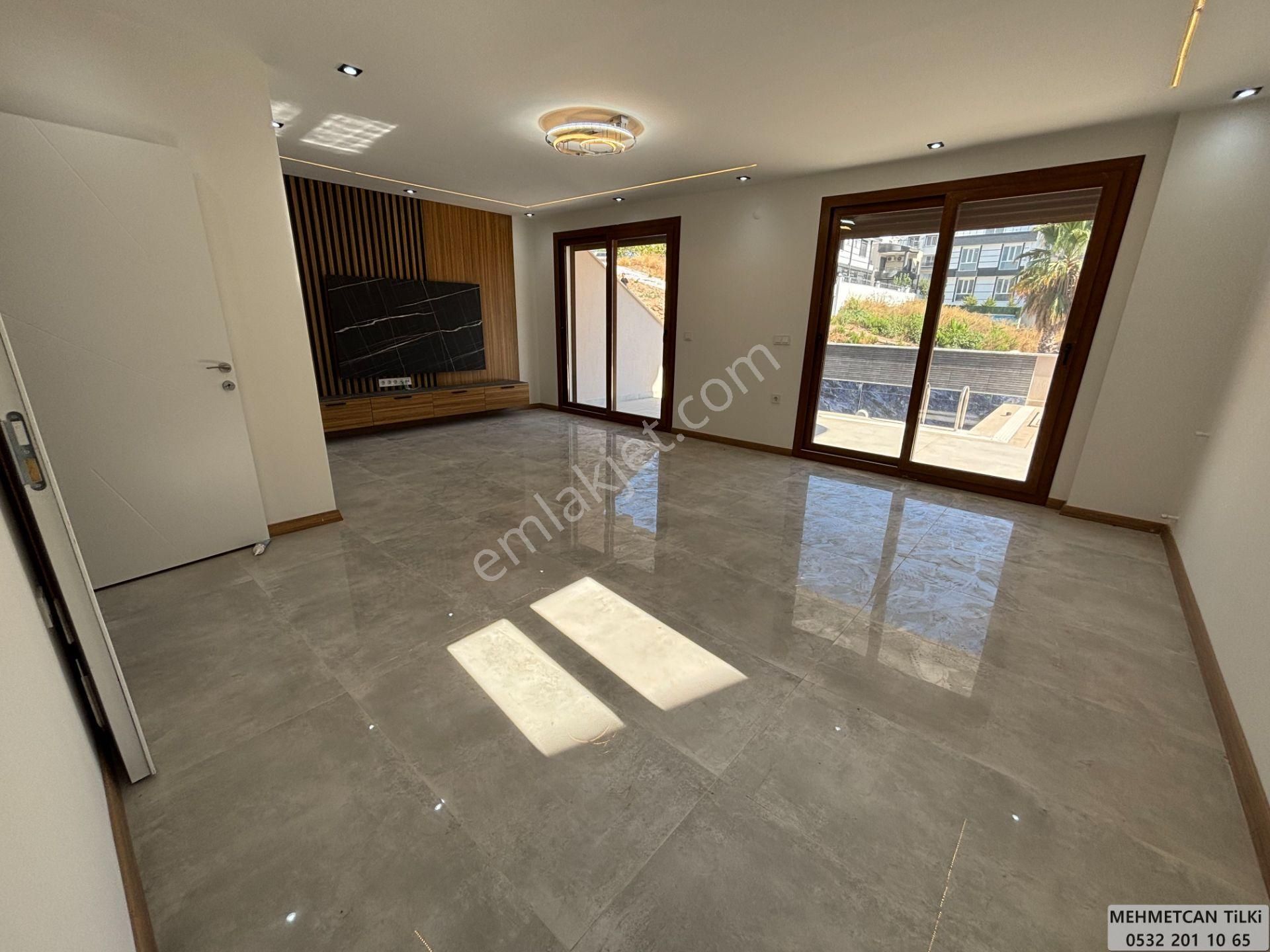 Didimde Satılık 5+1 Çok Geniş Sıfır Tripleks Havuzlu Villa - Görsel 3