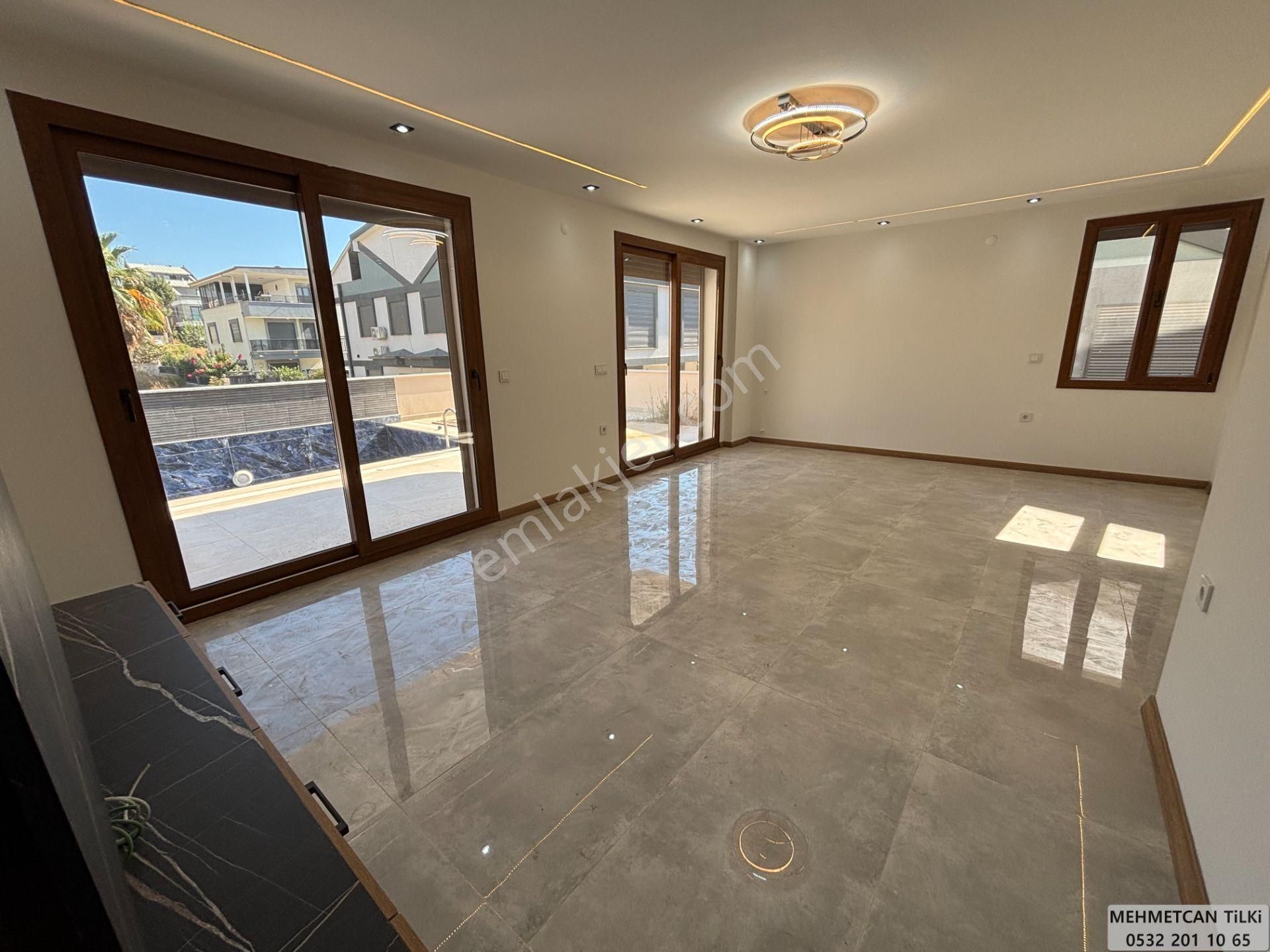 Didimde Satılık 5+1 Çok Geniş Sıfır Tripleks Havuzlu Villa - Görsel 9