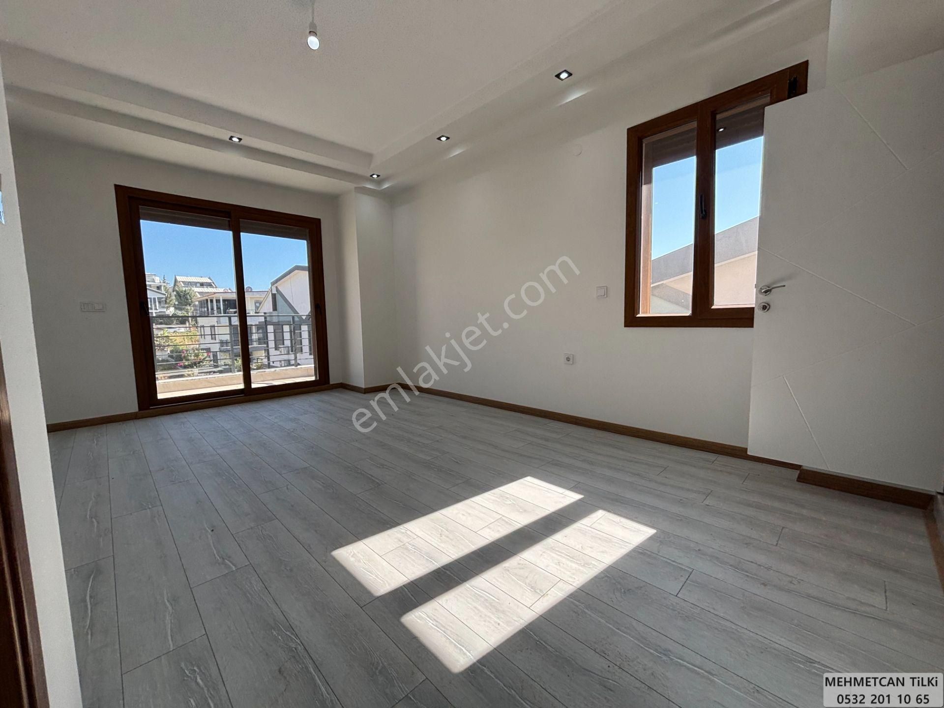 Didimde Satılık 5+1 Çok Geniş Sıfır Tripleks Havuzlu Villa - Görsel 18