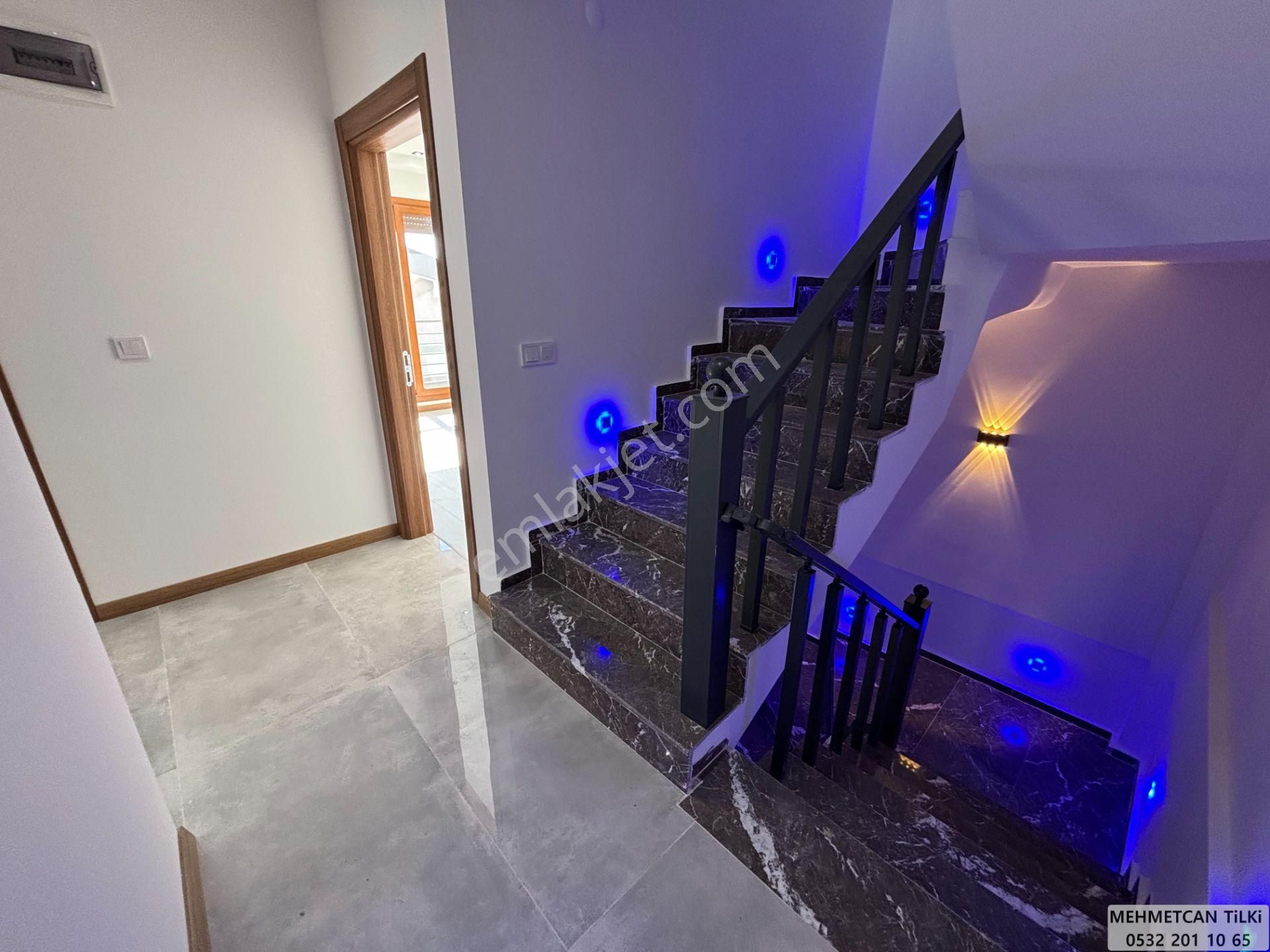 Didimde Satılık 5+1 Çok Geniş Sıfır Tripleks Havuzlu Villa - Görsel 13