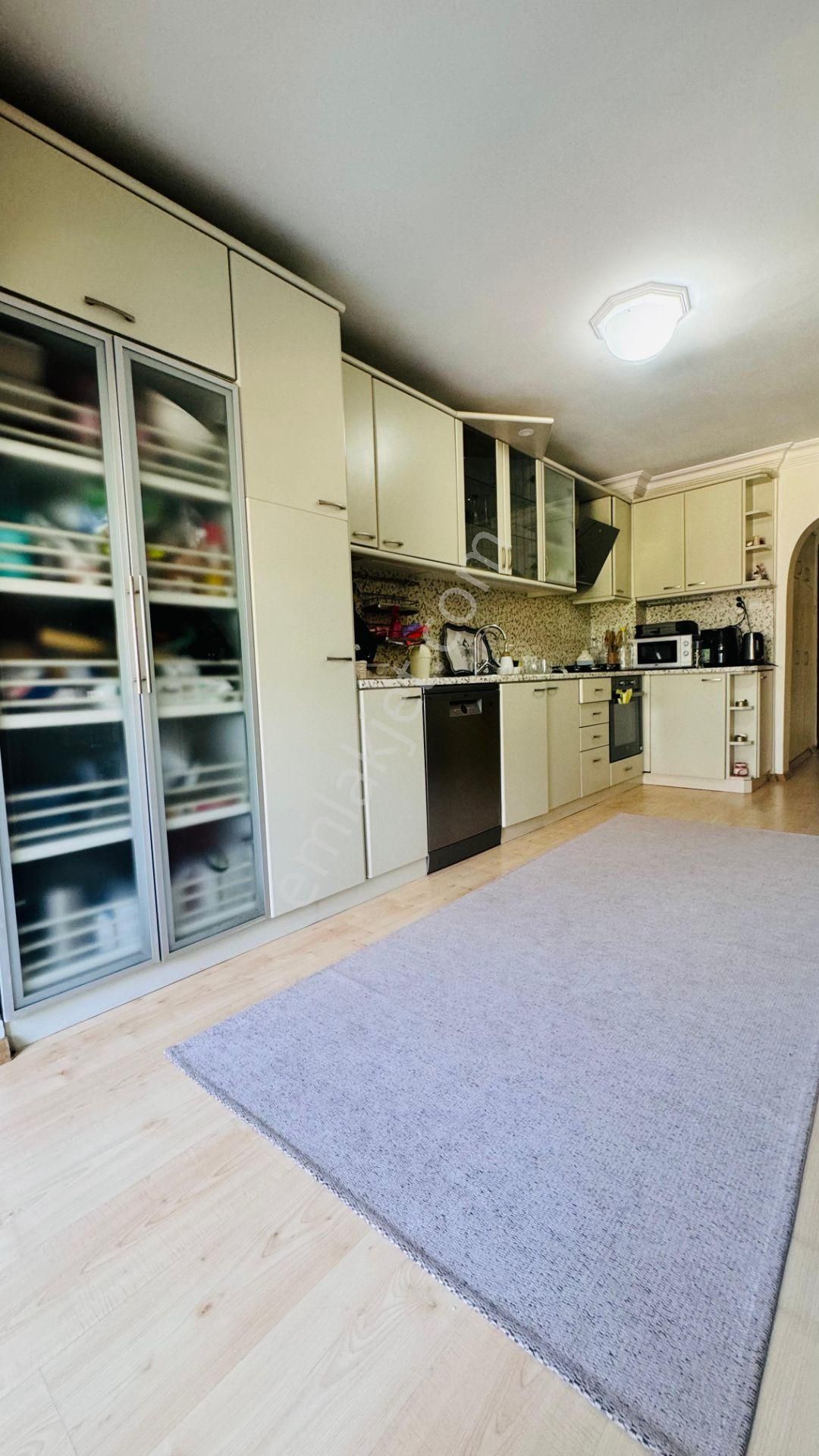 İstinye Park Metro Tranway Yakını Asansörlü Arakat Satılık Daire - Görsel 13