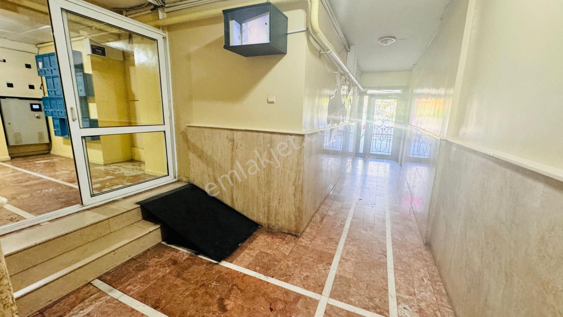 İstinye Park Metro Tranway Yakını Asansörlü Arakat Satılık Daire - Görsel 32