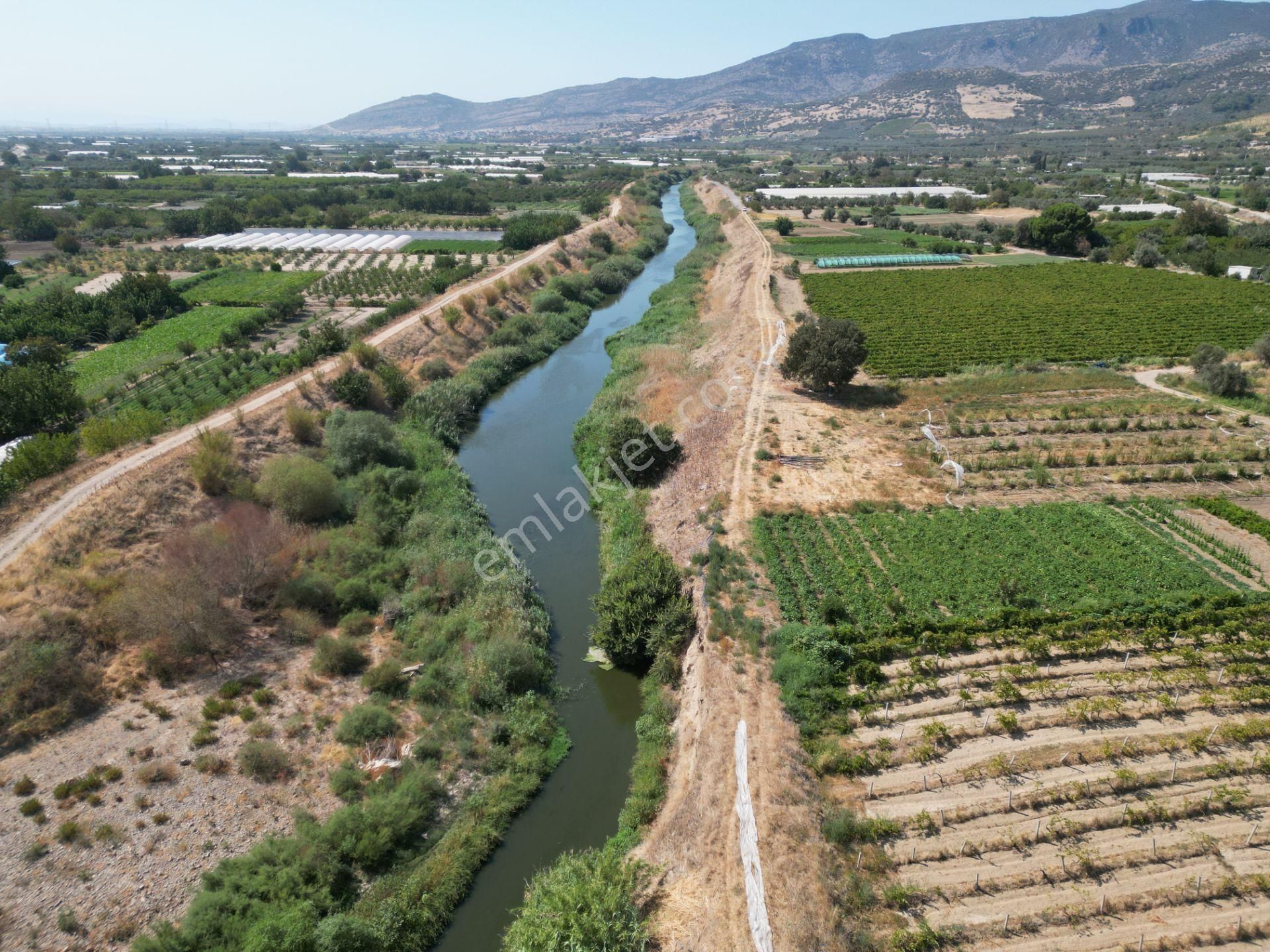 Görece'de Gediz Nehri Yanında Yolu Açık Tarla - Görsel 3