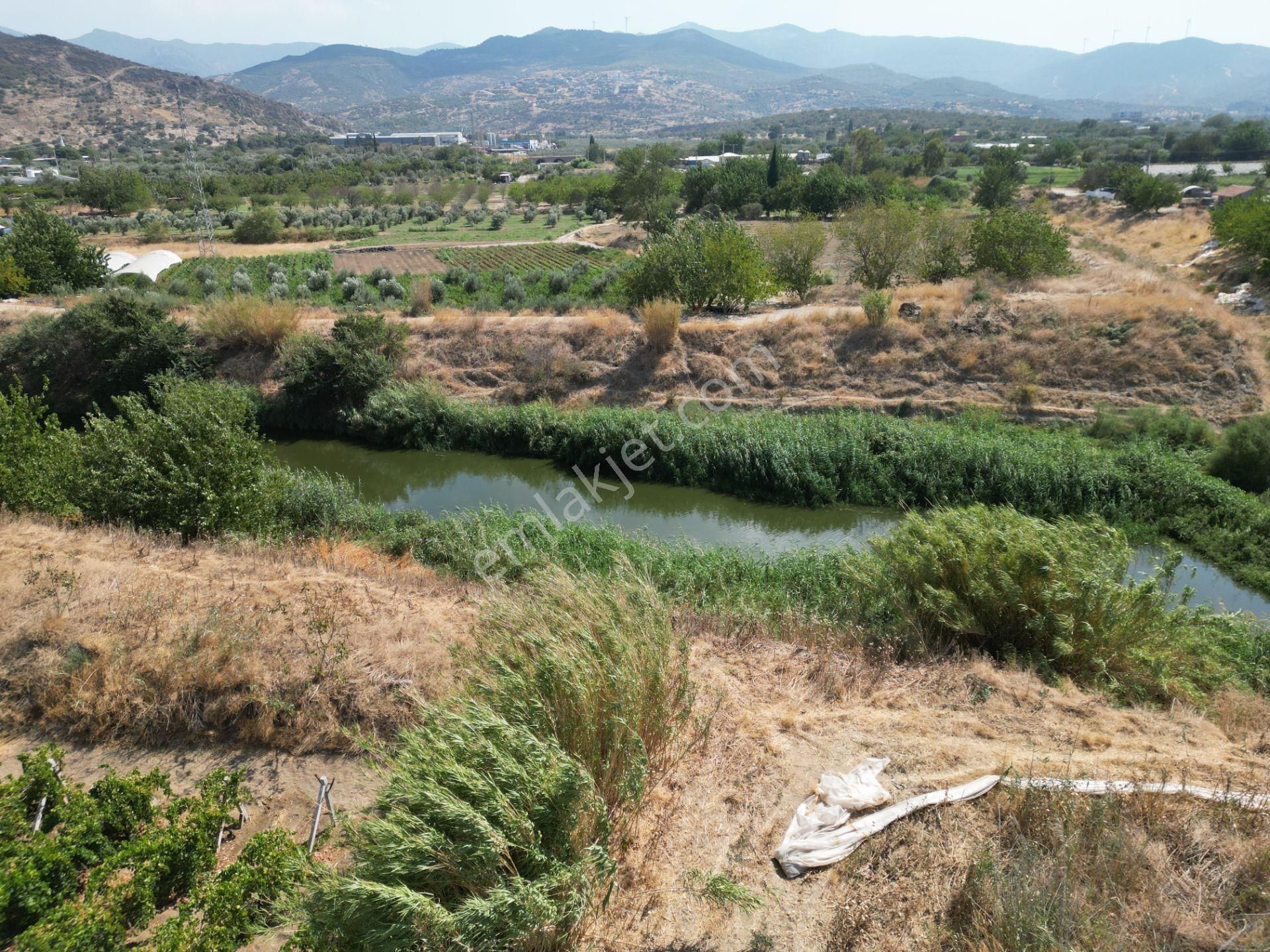 Görece'de Gediz Nehri Yanında Yolu Açık Tarla - Görsel 15