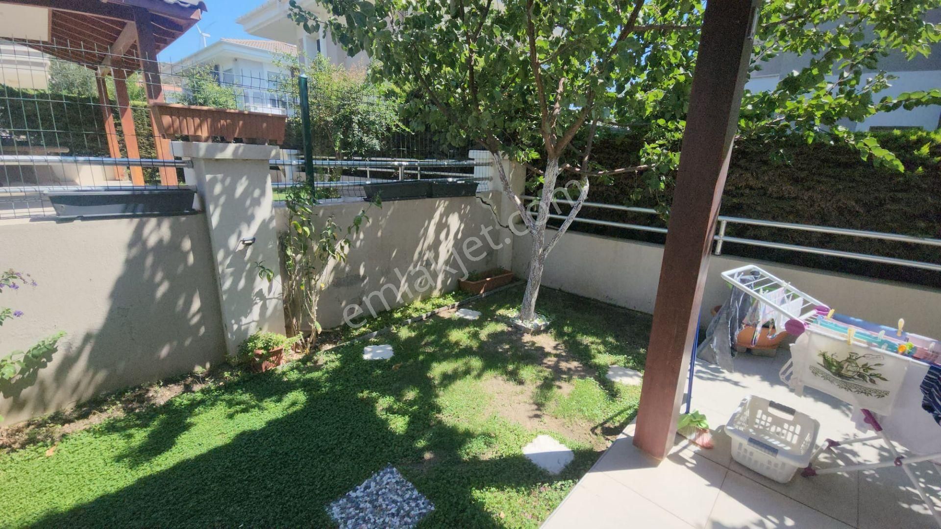 Çeşme Çiftlik'de Kumlu Plajlara Yakın Şık Villa - Görsel 32