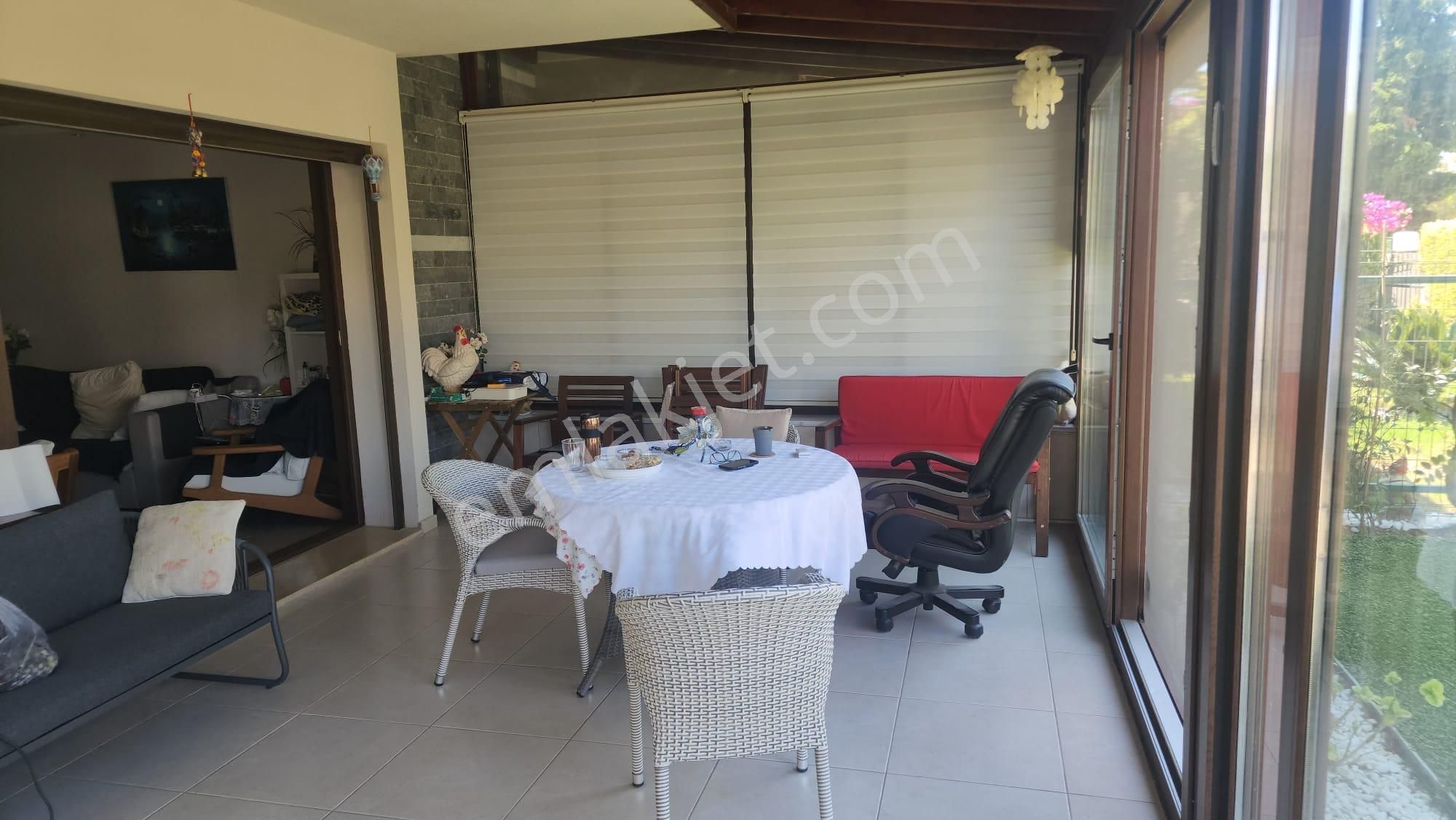 Çeşme Çiftlik'de Kumlu Plajlara Yakın Şık Villa - Görsel 6