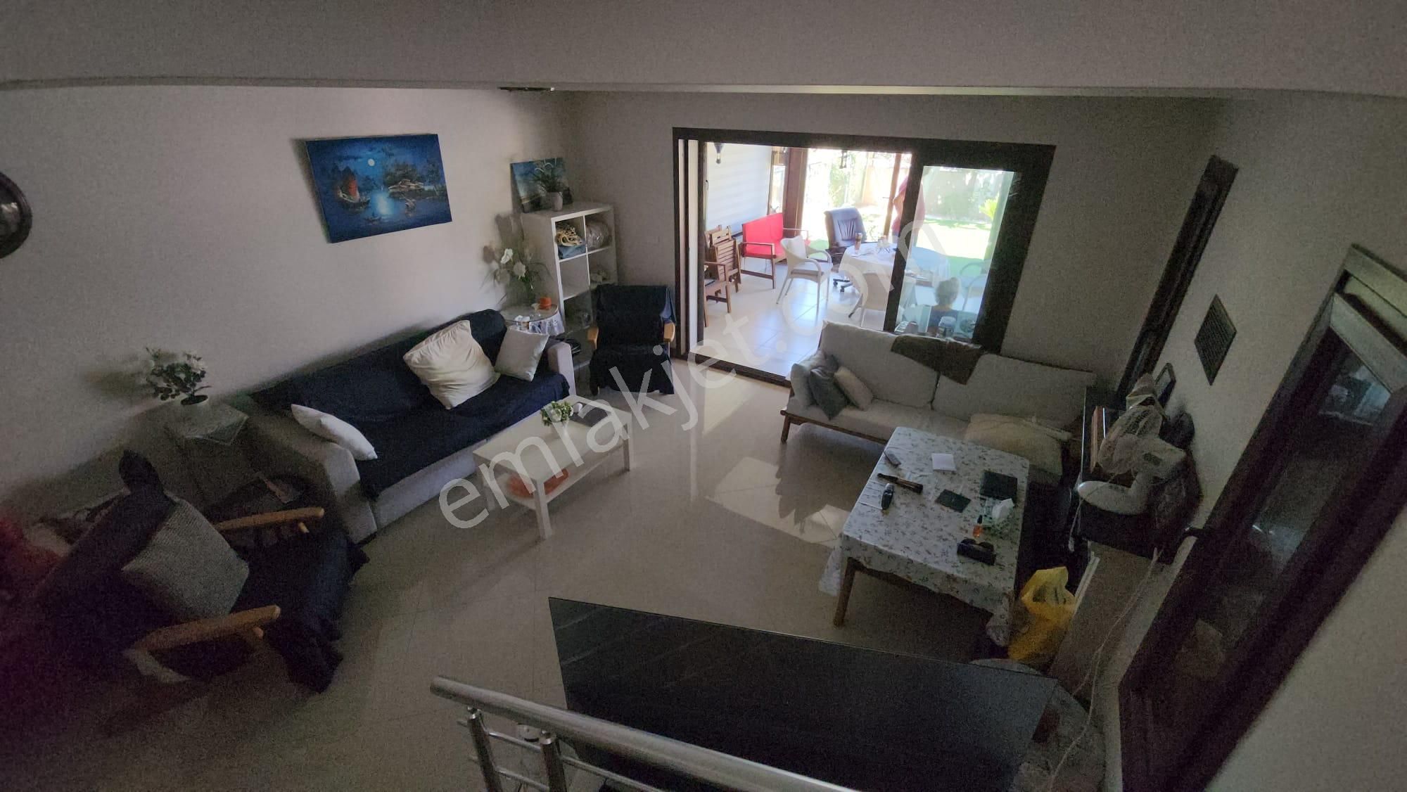 Çeşme Çiftlik'de Kumlu Plajlara Yakın Şık Villa - Görsel 20