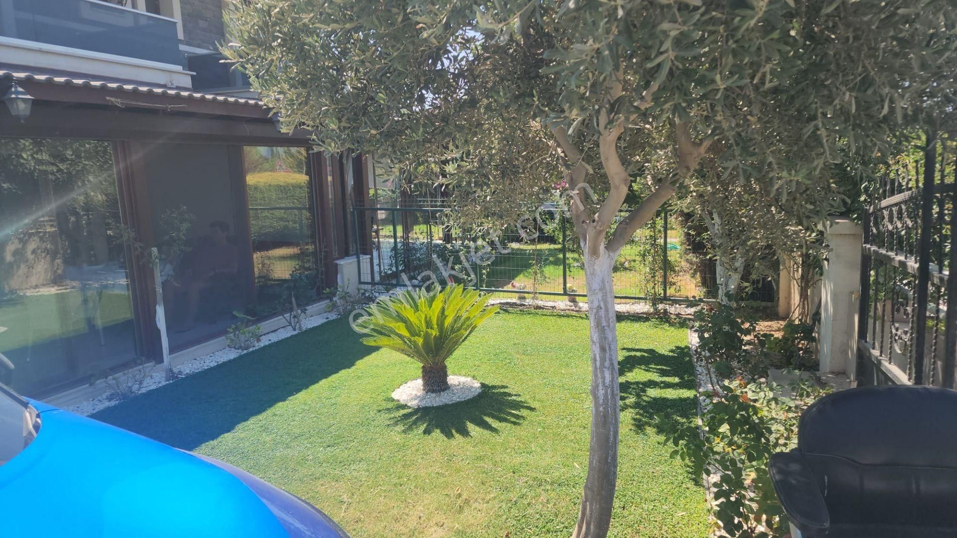 Çeşme Çiftlik'de Kumlu Plajlara Yakın Şık Villa - Görsel 3