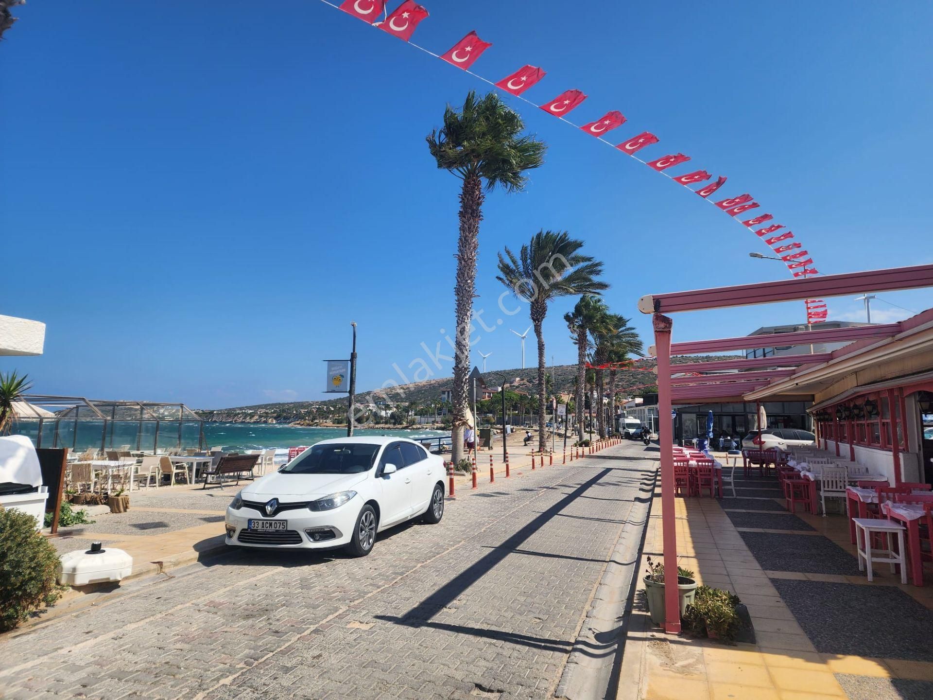 Çeşme Çiftlik'de Kumlu Plajlara Yakın Şık Villa - Görsel 27