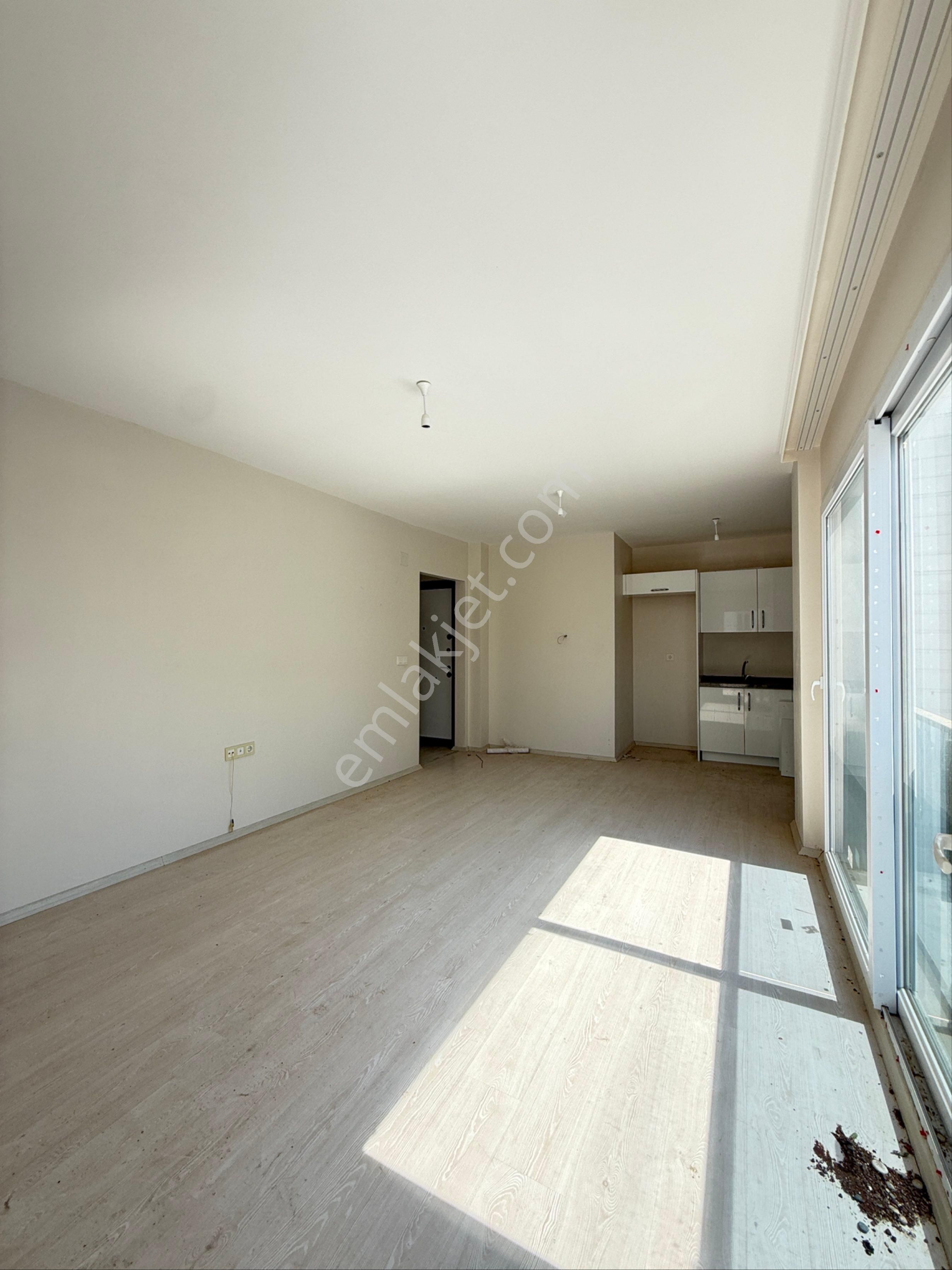 Kabasakal’da Az Katlı Ara Kat 2+1 Açık Mutfak Site İçerisinde Havuzlu Güvenlikli Satılık Daire!!! - Görsel 6