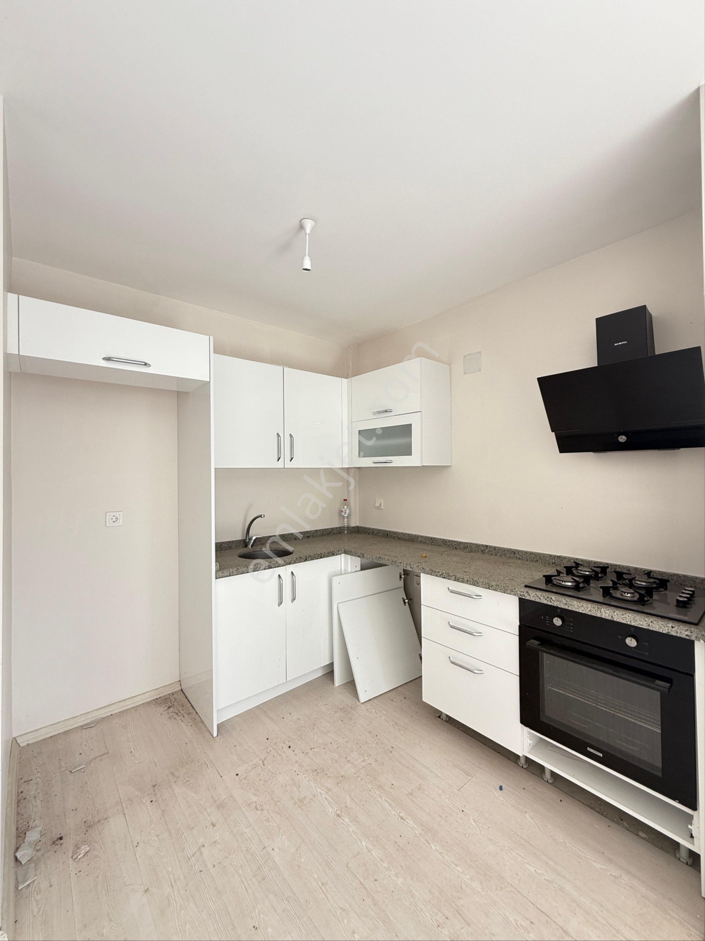 Kabasakal’da Az Katlı Ara Kat 2+1 Açık Mutfak Site İçerisinde Havuzlu Güvenlikli Satılık Daire!!! - Görsel 8