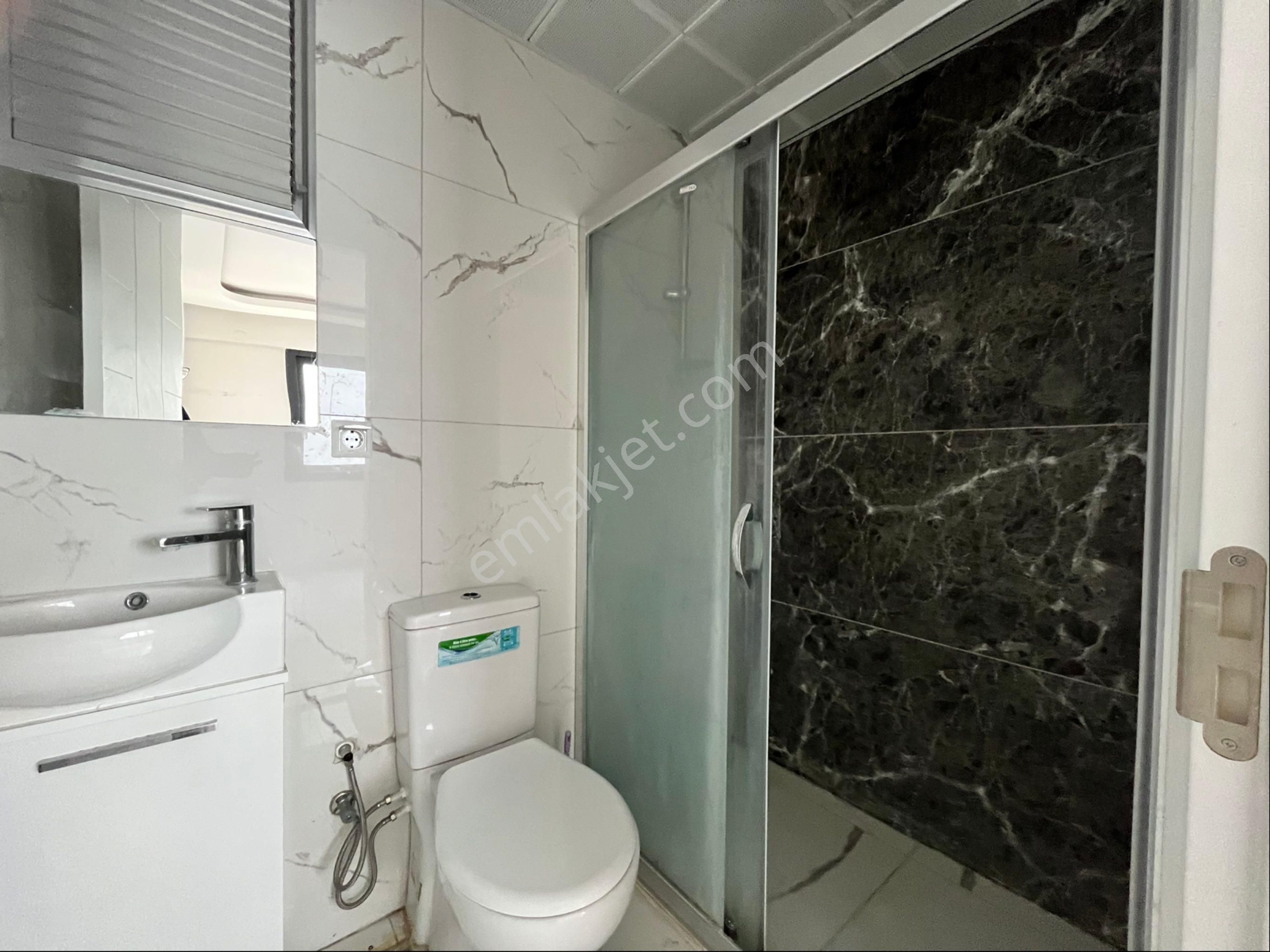 Karşıyaka İmbatlı’da Ebeveyn Banyolu Kiralık 2 + 1 Daire - Görsel 17