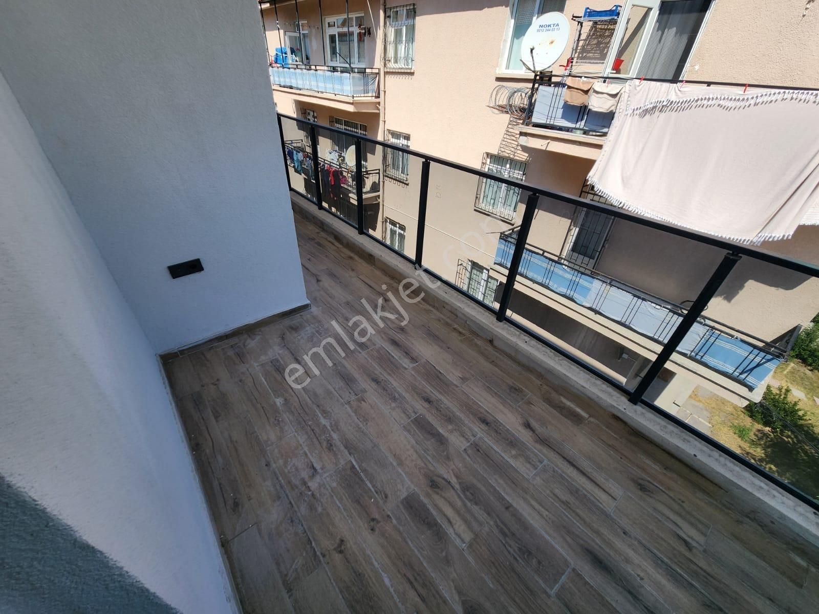 Danışment Göbekde Belediyeye Yakın Sıfır Binada Katta Ön Cephe 3+1 Satılık - Görsel 8