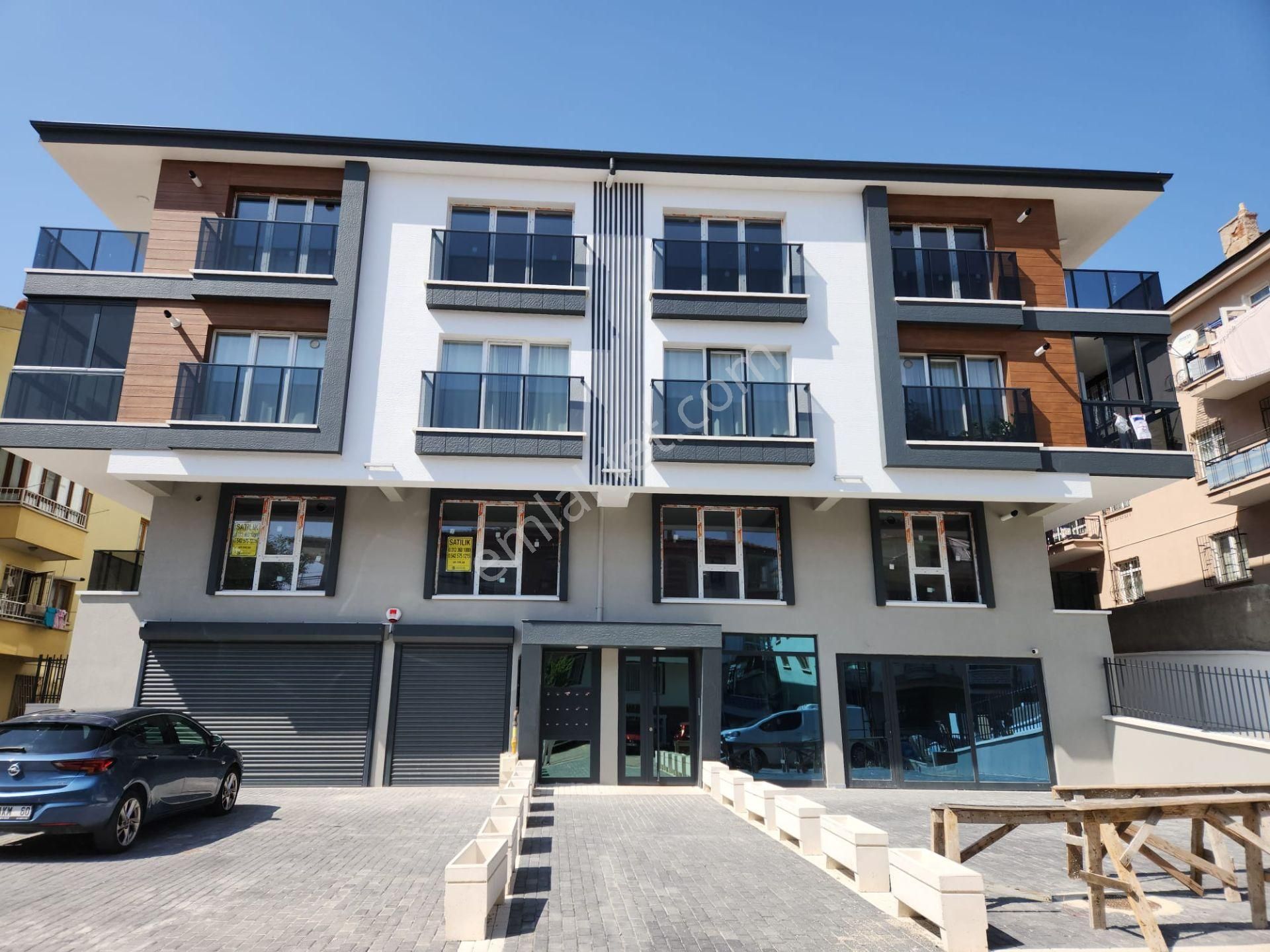 Danışment Göbekde Belediyeye Yakın Sıfır Binada Katta Ön Cephe 3+1 Satılık