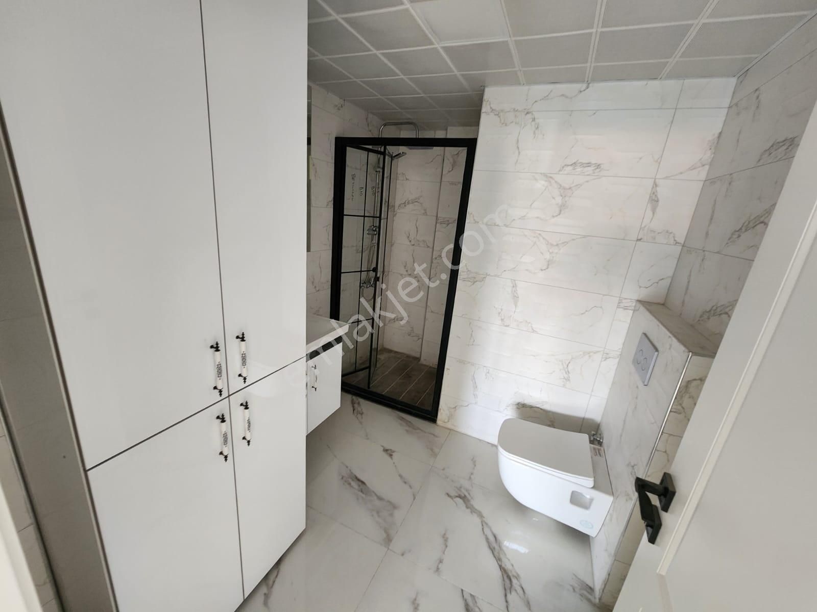 Danışment Göbekde Belediyeye Yakın Sıfır Binada Katta Ön Cephe 3+1 Satılık - Görsel 10