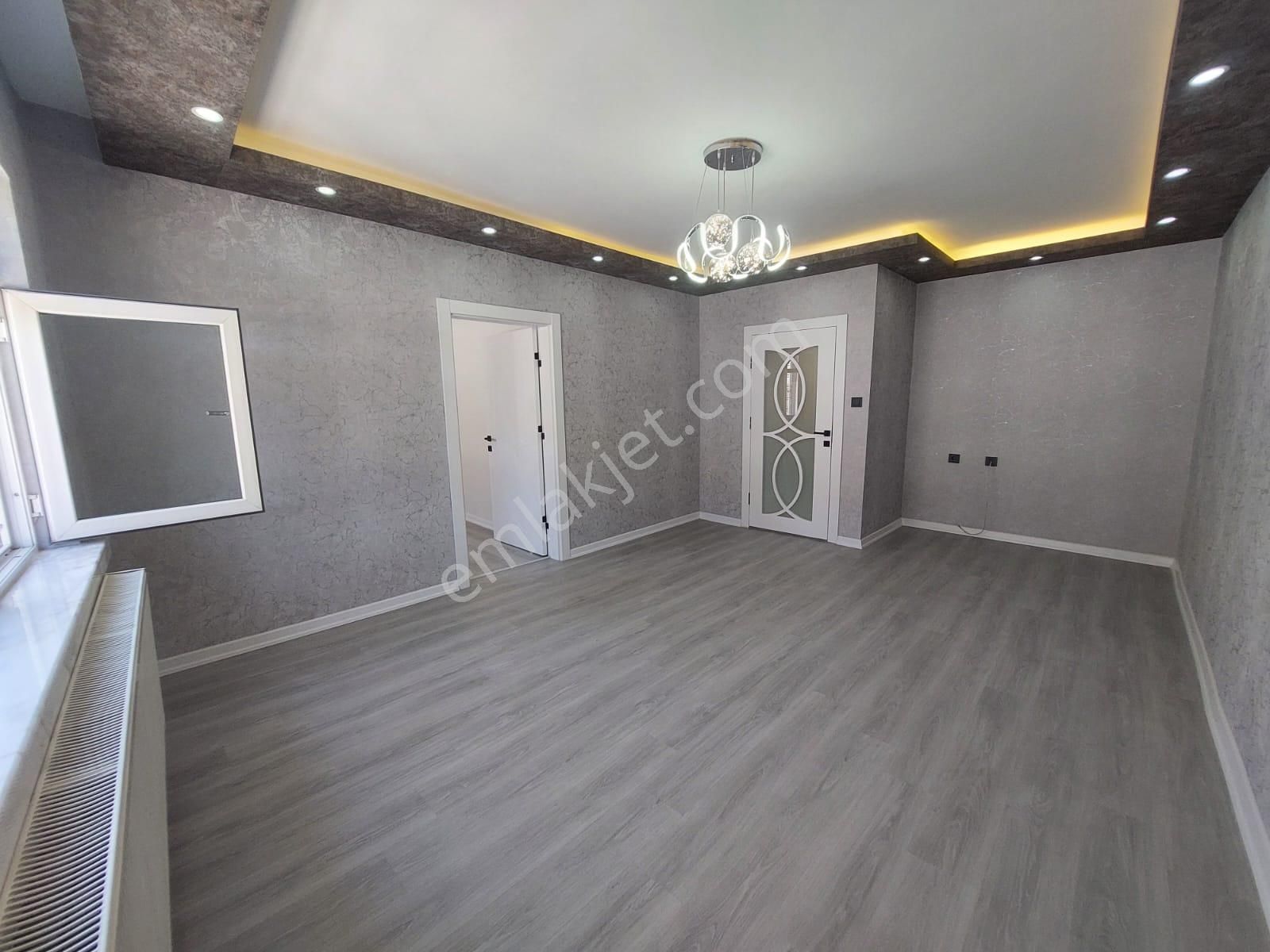 Yıldız Emlak Merkezi Konumda Arakatta Fullyapılı Satılık Daire - Görsel 3