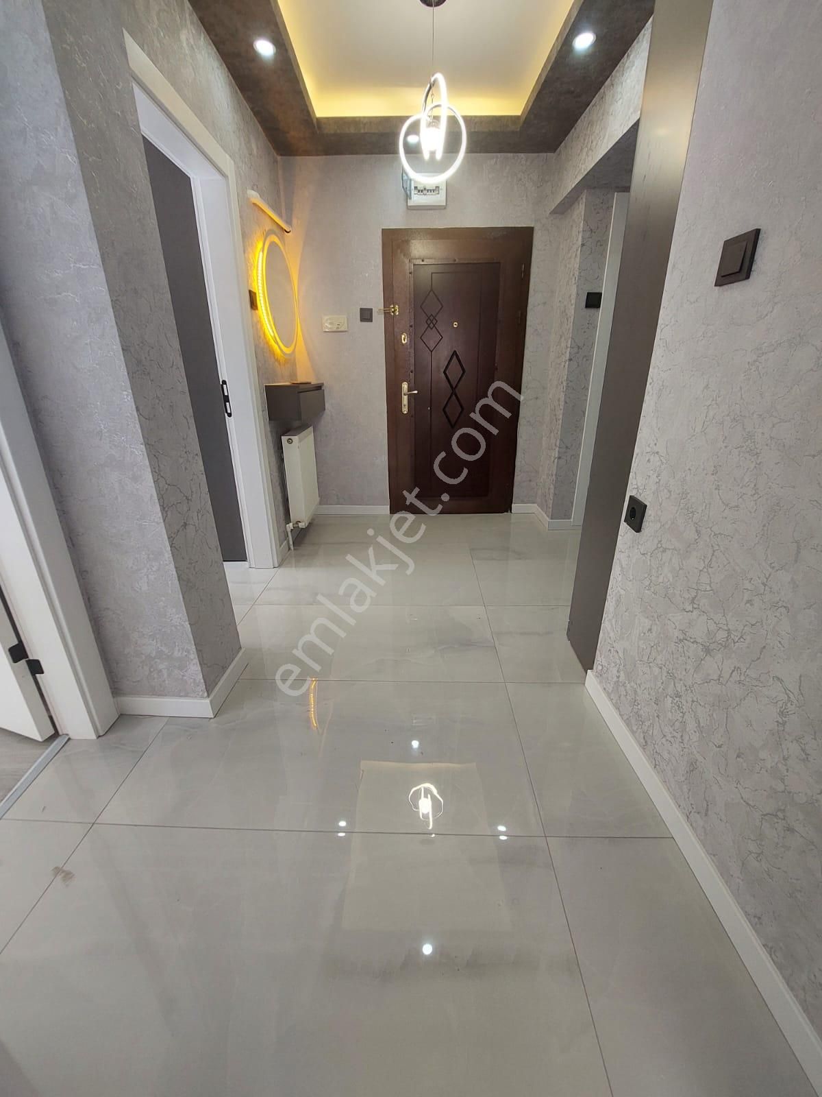 Yıldız Emlak Merkezi Konumda Arakatta Fullyapılı Satılık Daire - Görsel 13