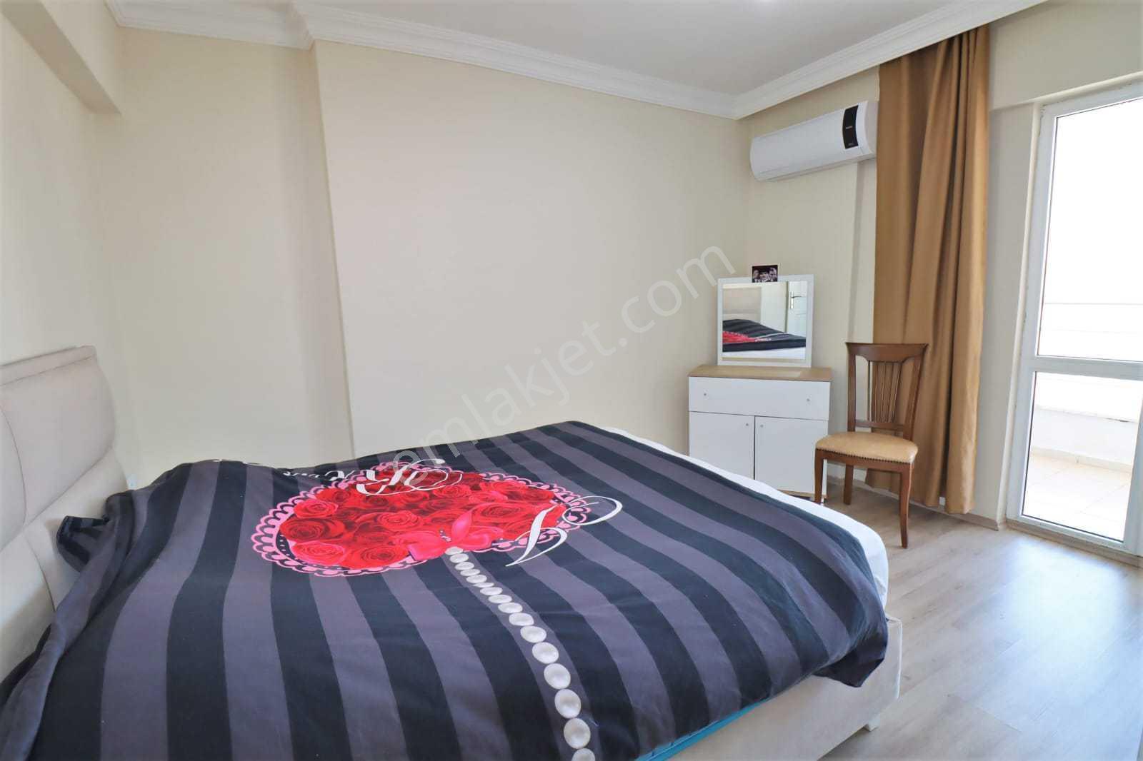 Uydukent Flamingo Sitesinde Deniz Manzaralı Satılık Daire - Görsel 3