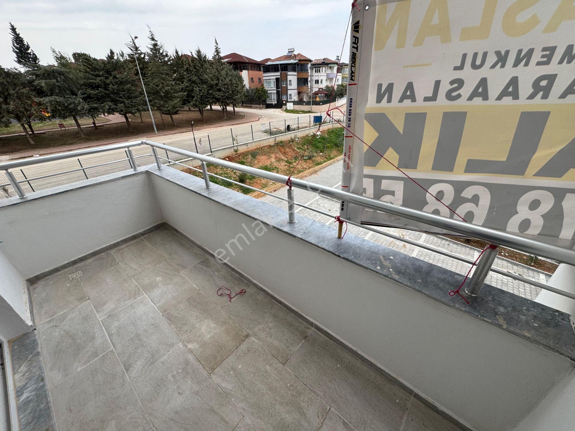 Bahçeşehir/isabet Okulları Civarı/1 Yaşında/2 Cephe/yatırımlık!! - Görsel 8