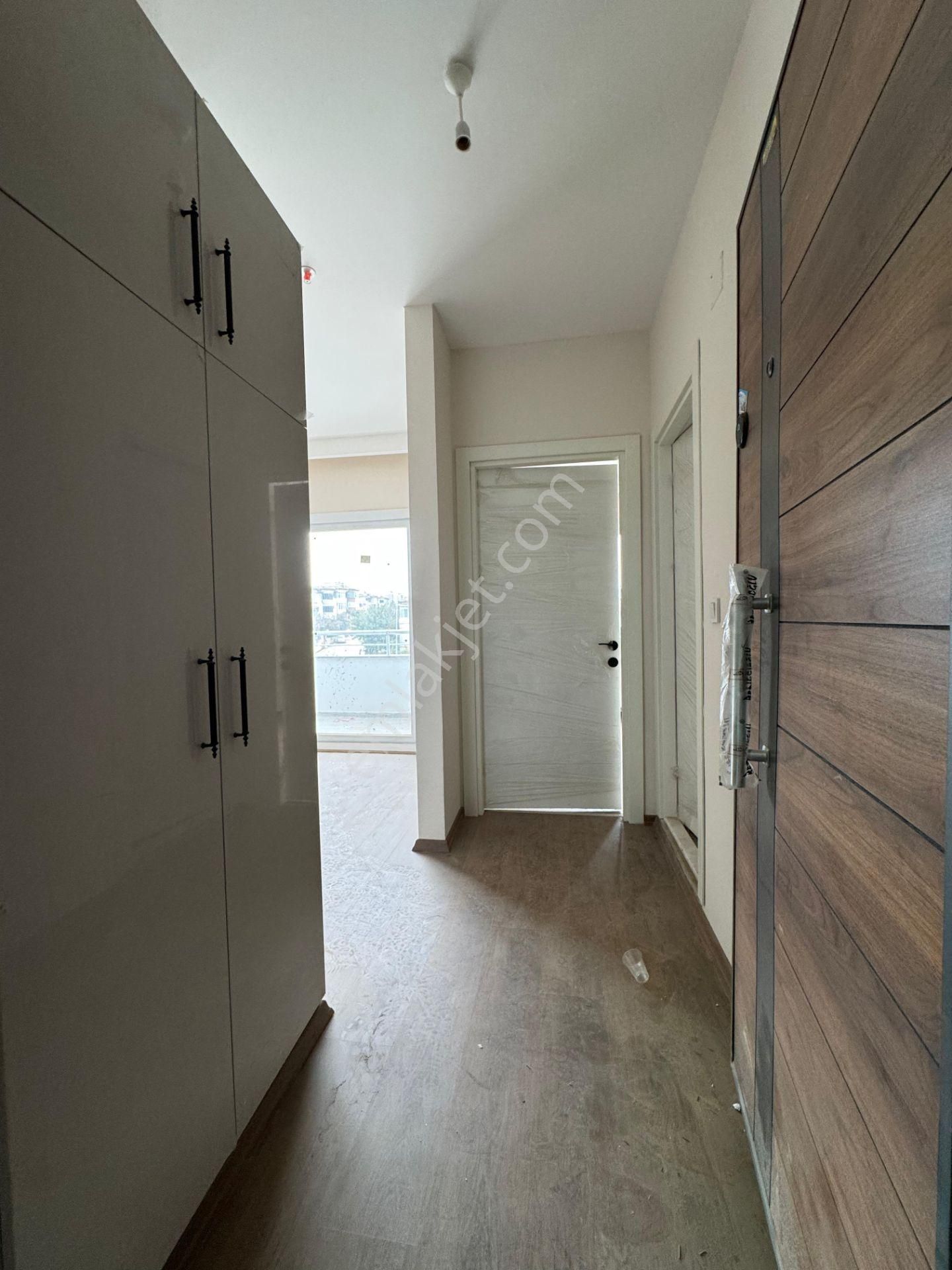 Bahçeşehir/isabet Okulları Civarı/1 Yaşında/2 Cephe/yatırımlık!! - Görsel 18