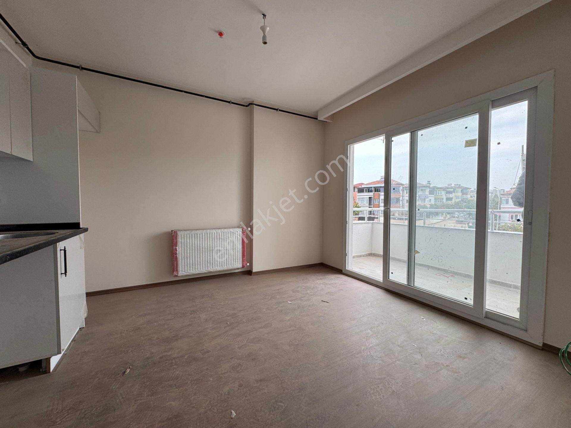 Bahçeşehir/isabet Okulları Civarı/1 Yaşında/2 Cephe/yatırımlık!! - Görsel 5