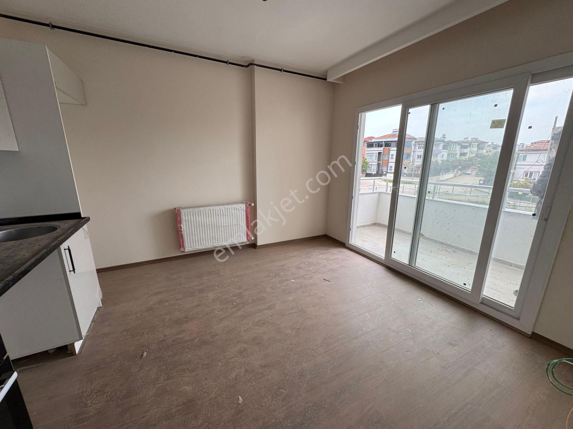 Bahçeşehir/isabet Okulları Civarı/1 Yaşında/2 Cephe/yatırımlık!! - Görsel 6