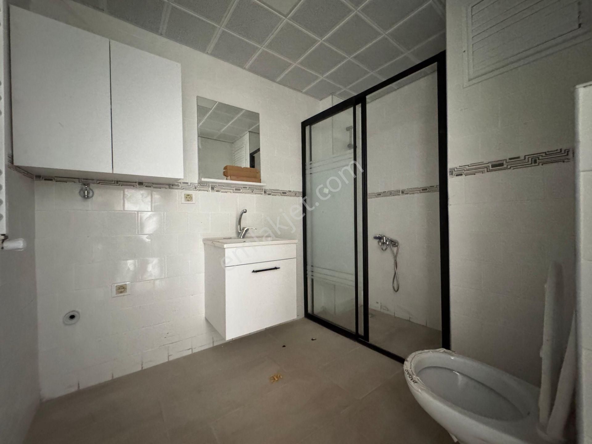 Bahçeşehir/isabet Okulları Civarı/1 Yaşında/2 Cephe/yatırımlık!! - Görsel 12