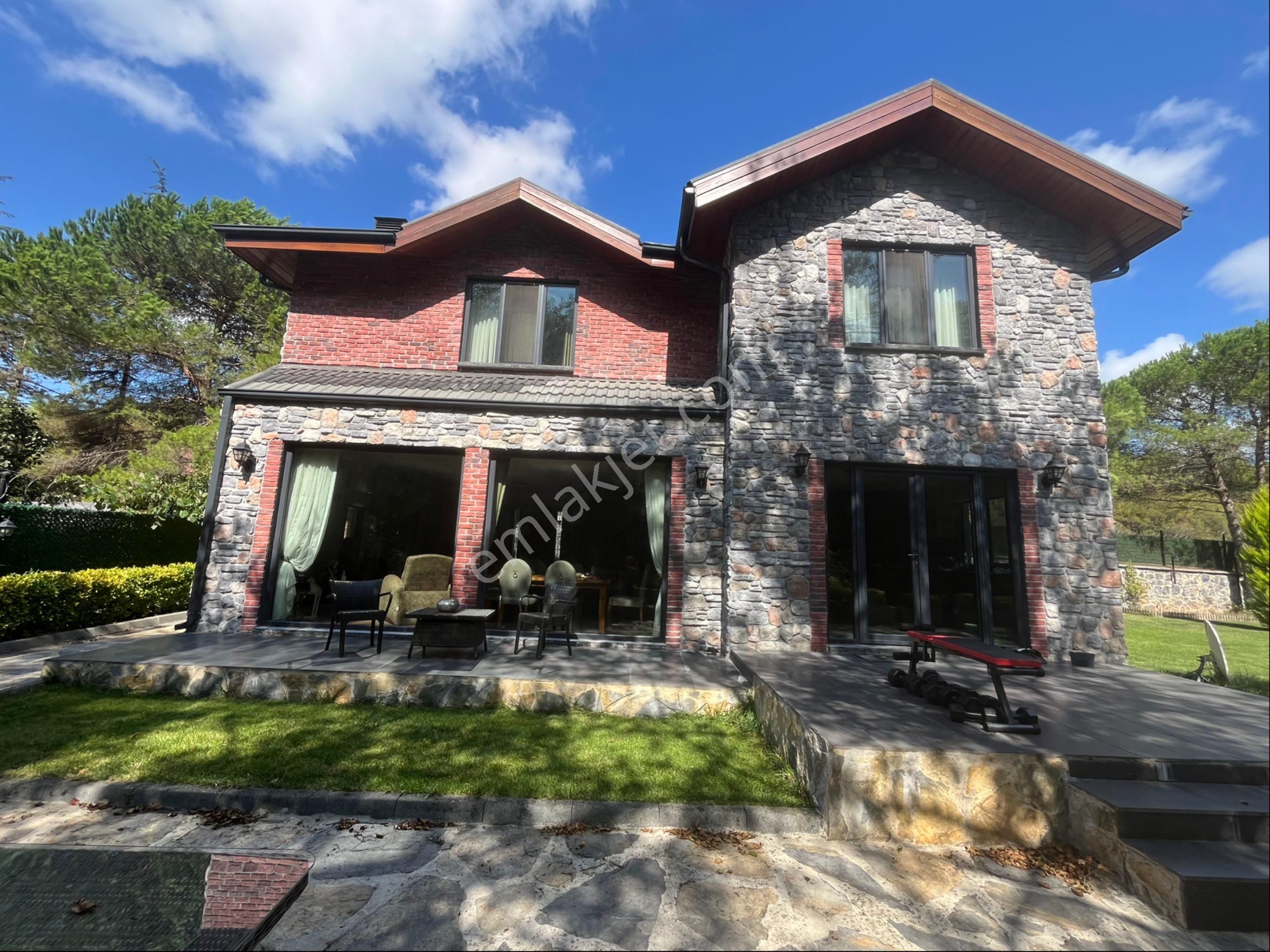 Şilede Satılık 4+1 Müstakil Villa